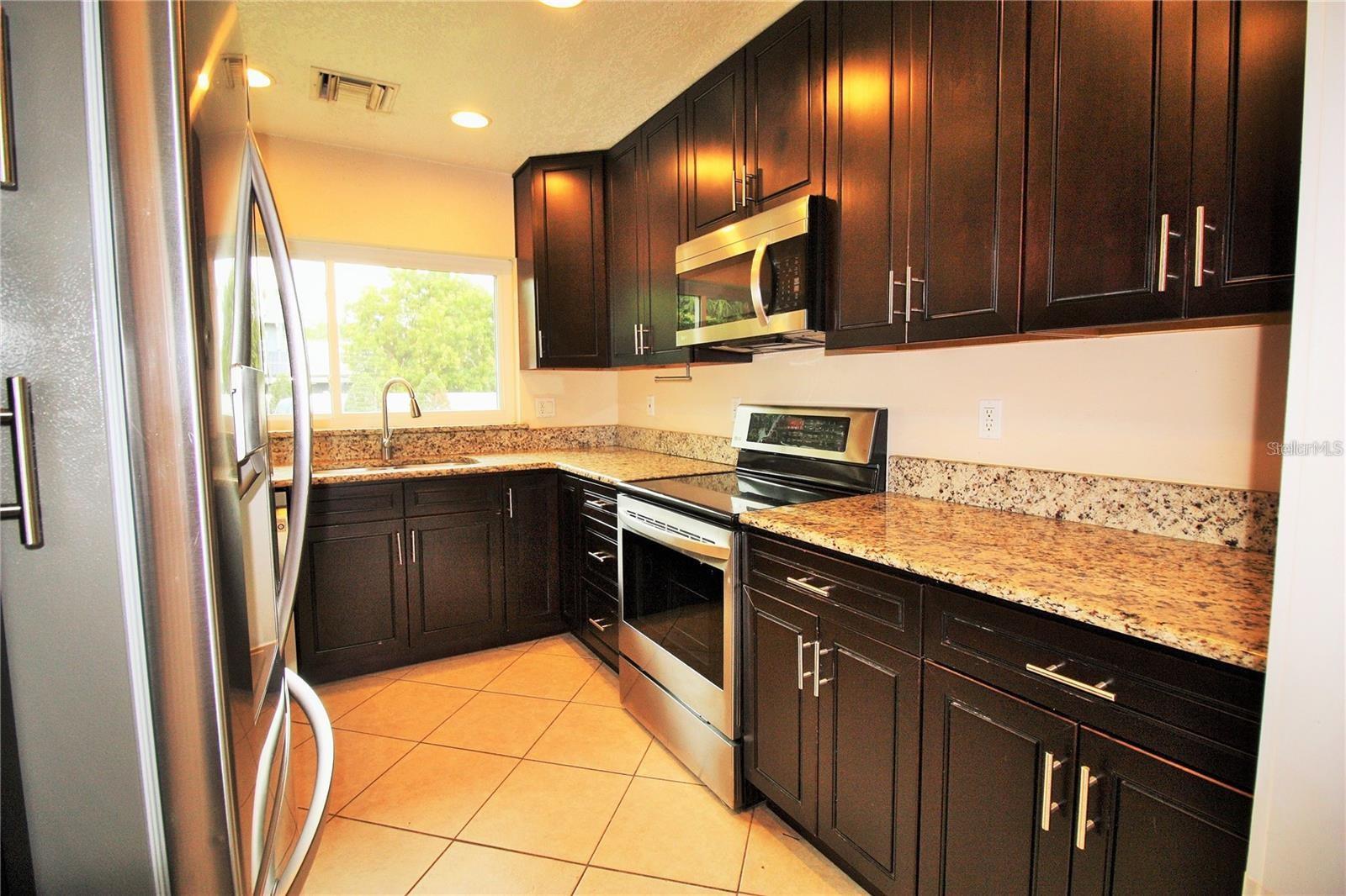 Image 3 of 21 For 1609 Tulane Street