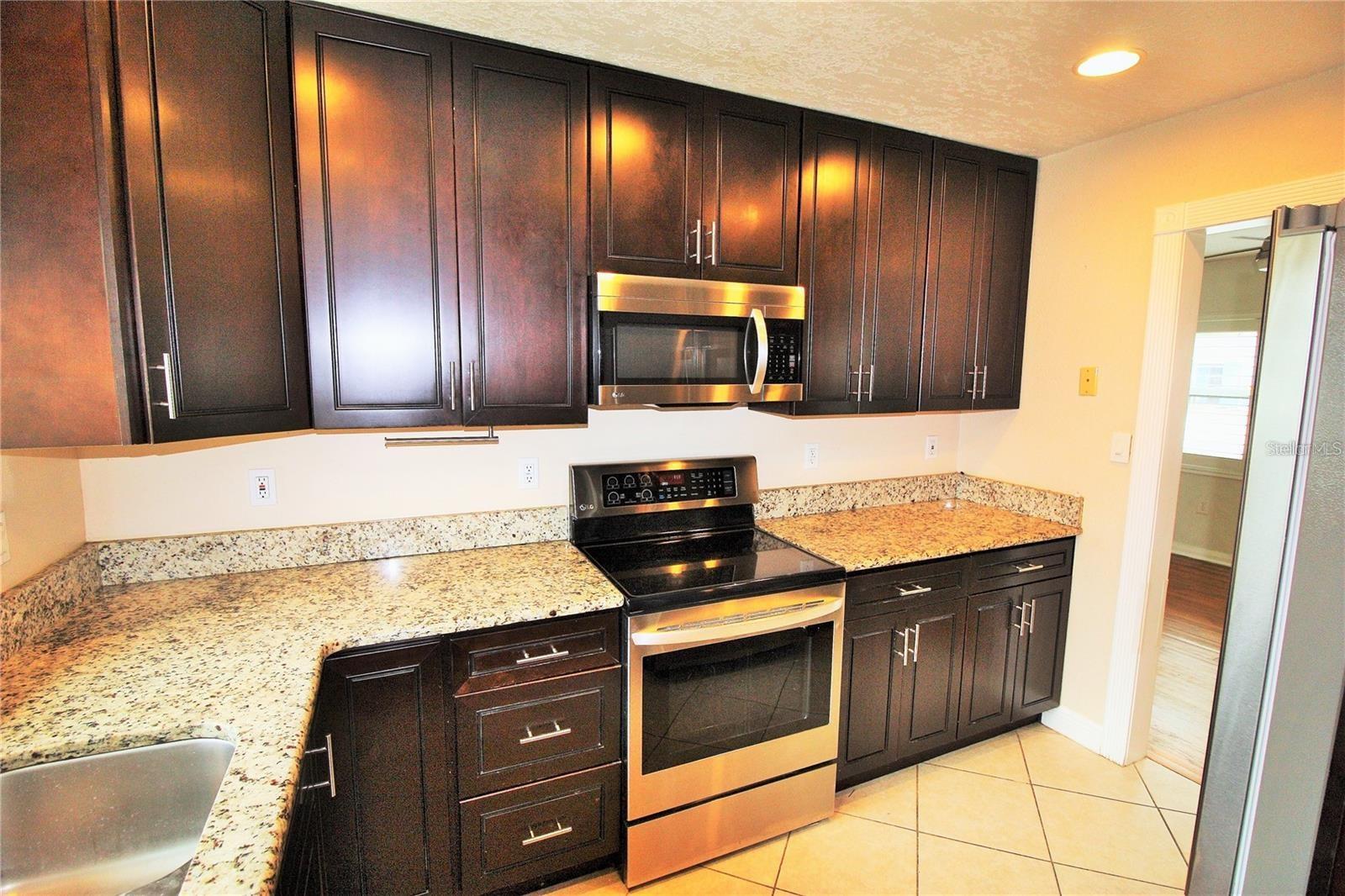 Image 4 of 21 For 1609 Tulane Street