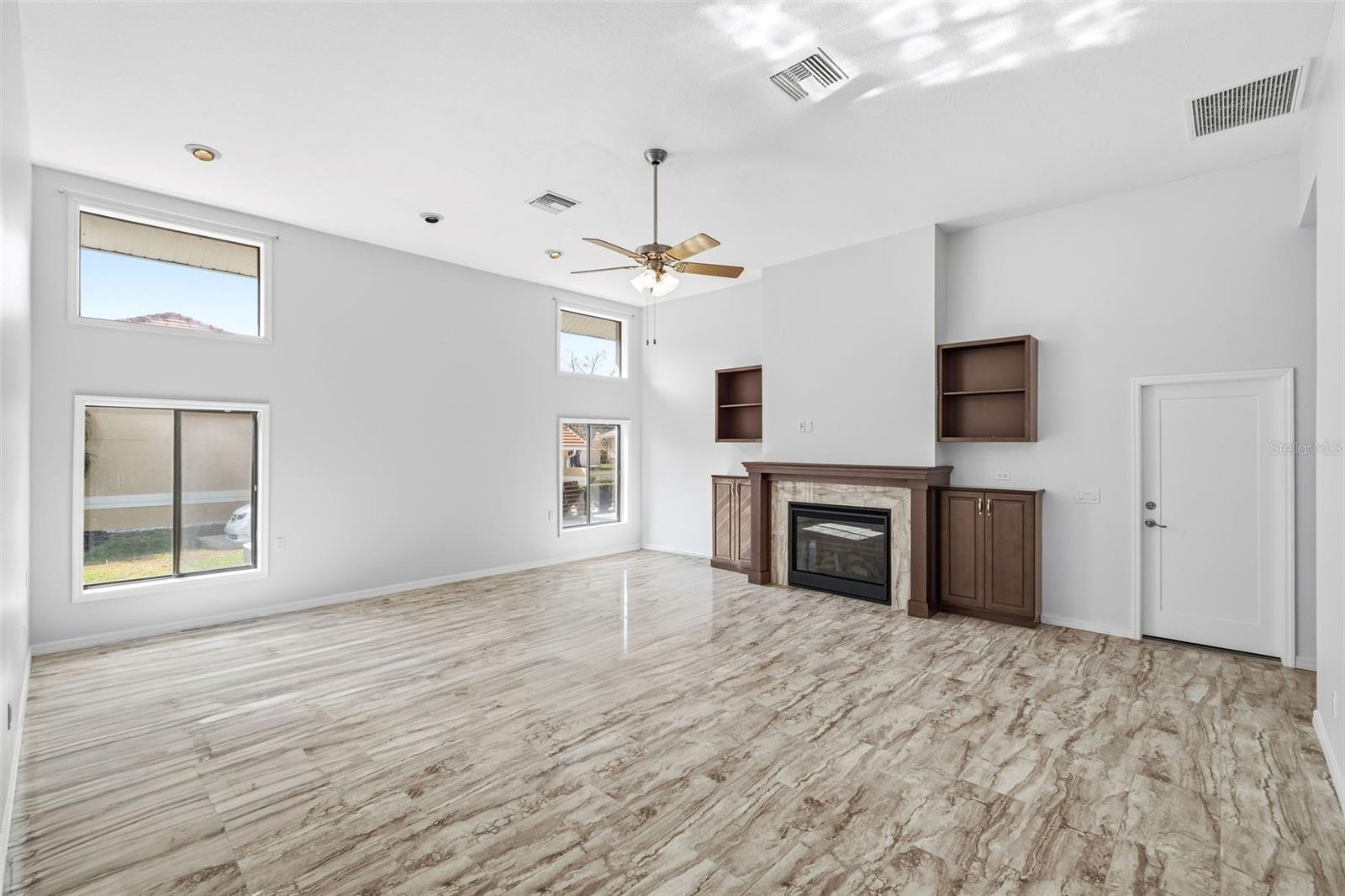 Image 10 of 48 For 365 Spaulding Cove