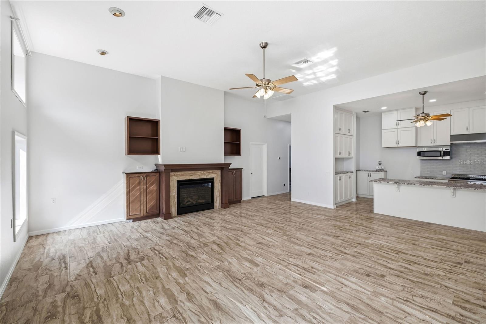 Image 11 of 48 For 365 Spaulding Cove