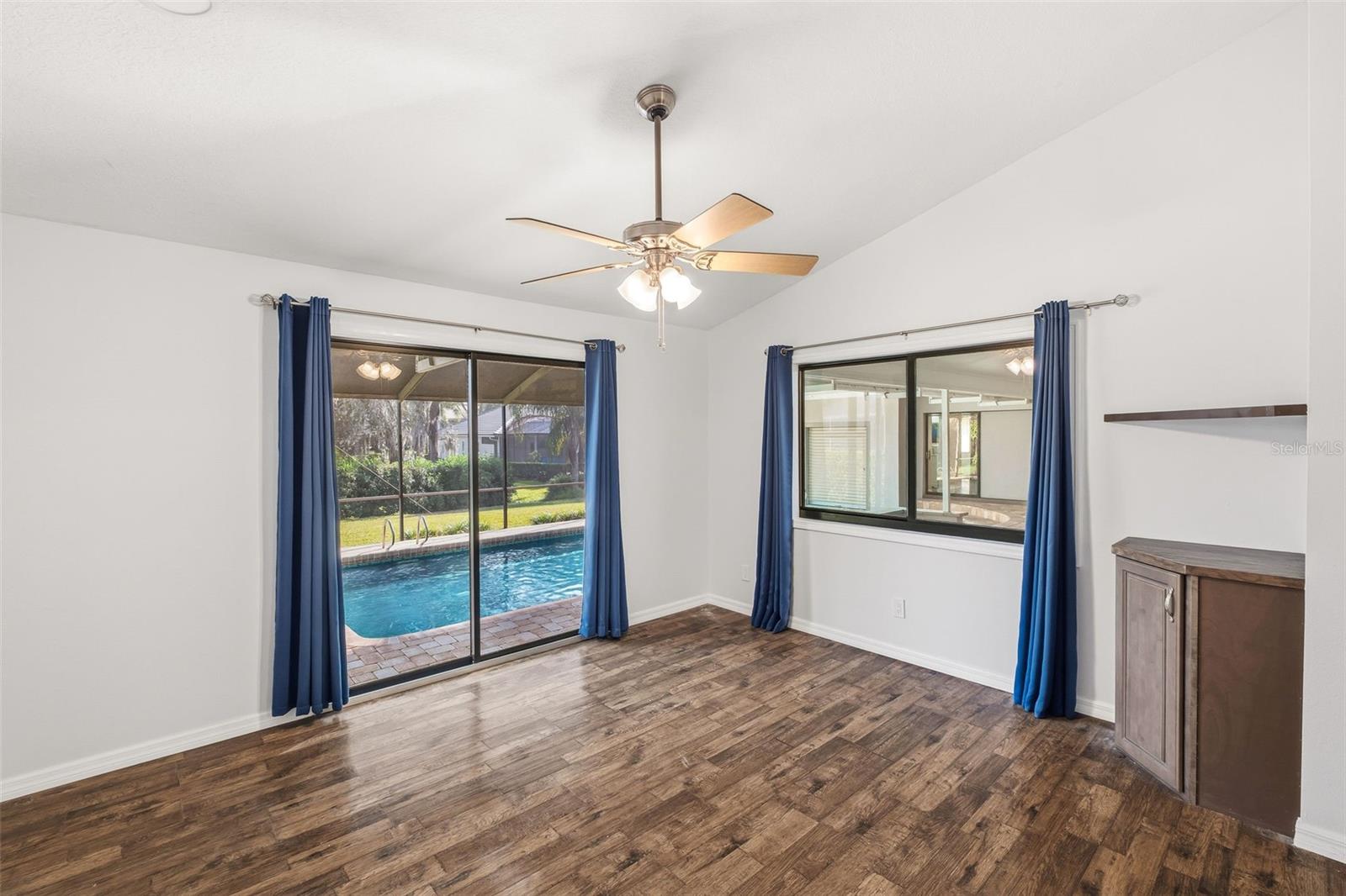 Image 20 of 48 For 365 Spaulding Cove