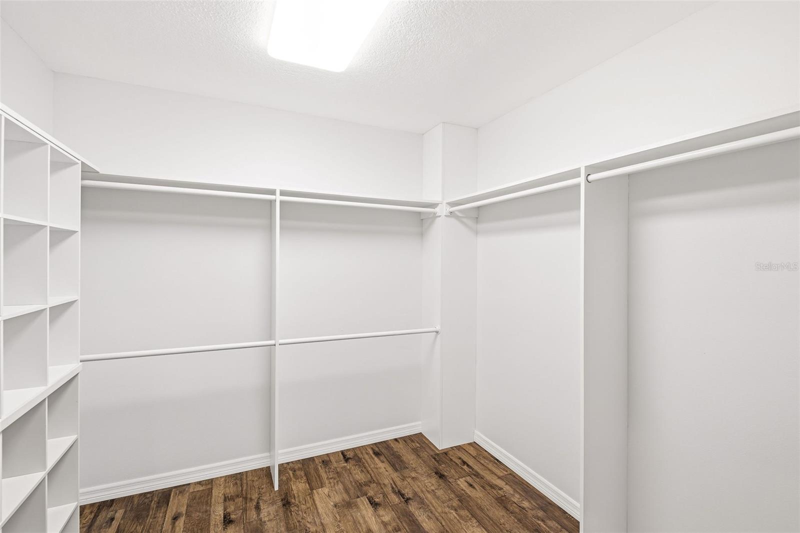 Image 23 of 48 For 365 Spaulding Cove