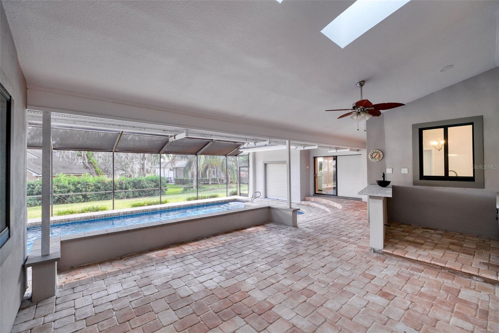 Image 39 of 48 For 365 Spaulding Cove