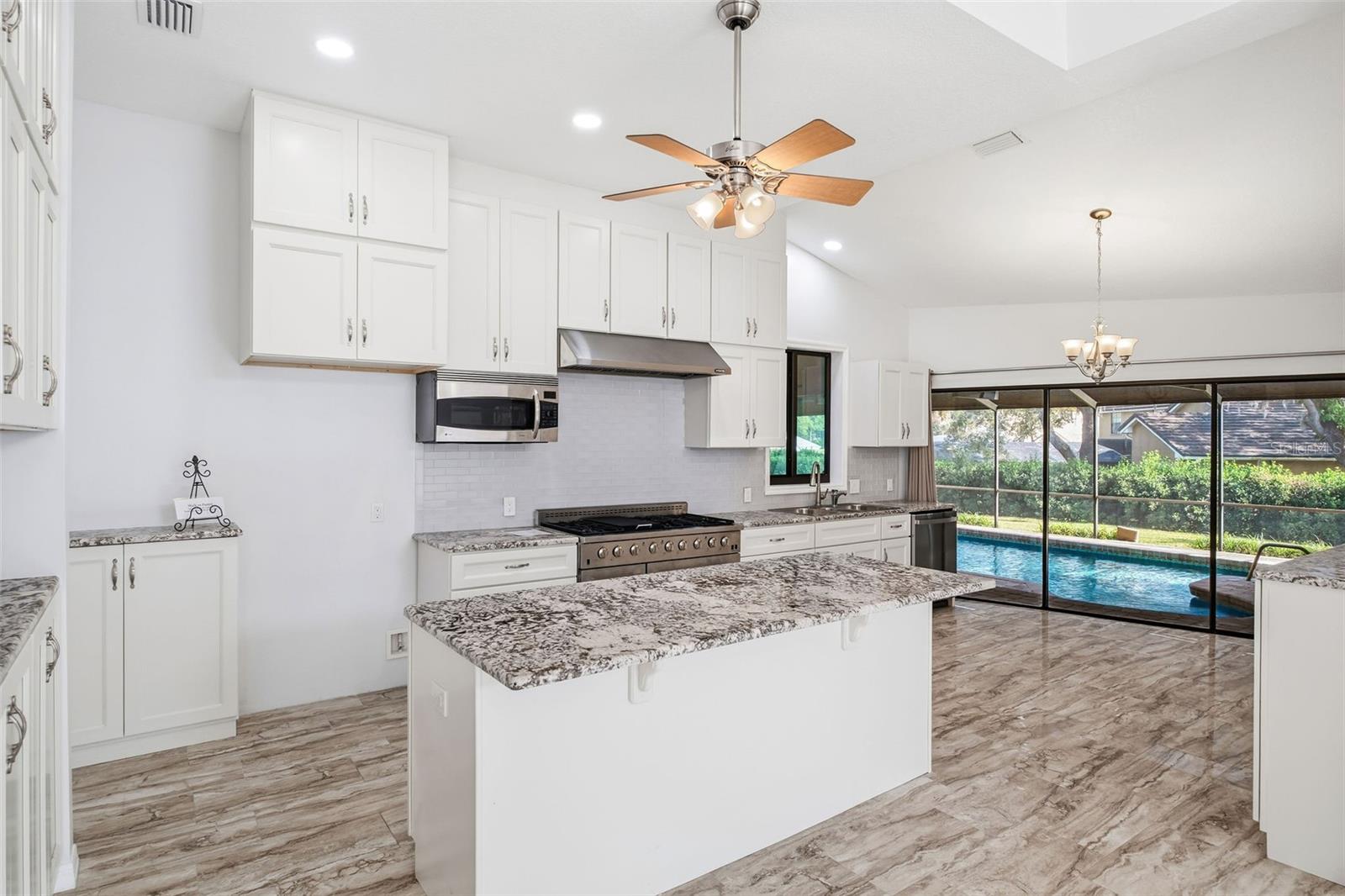 Image 5 of 48 For 365 Spaulding Cove