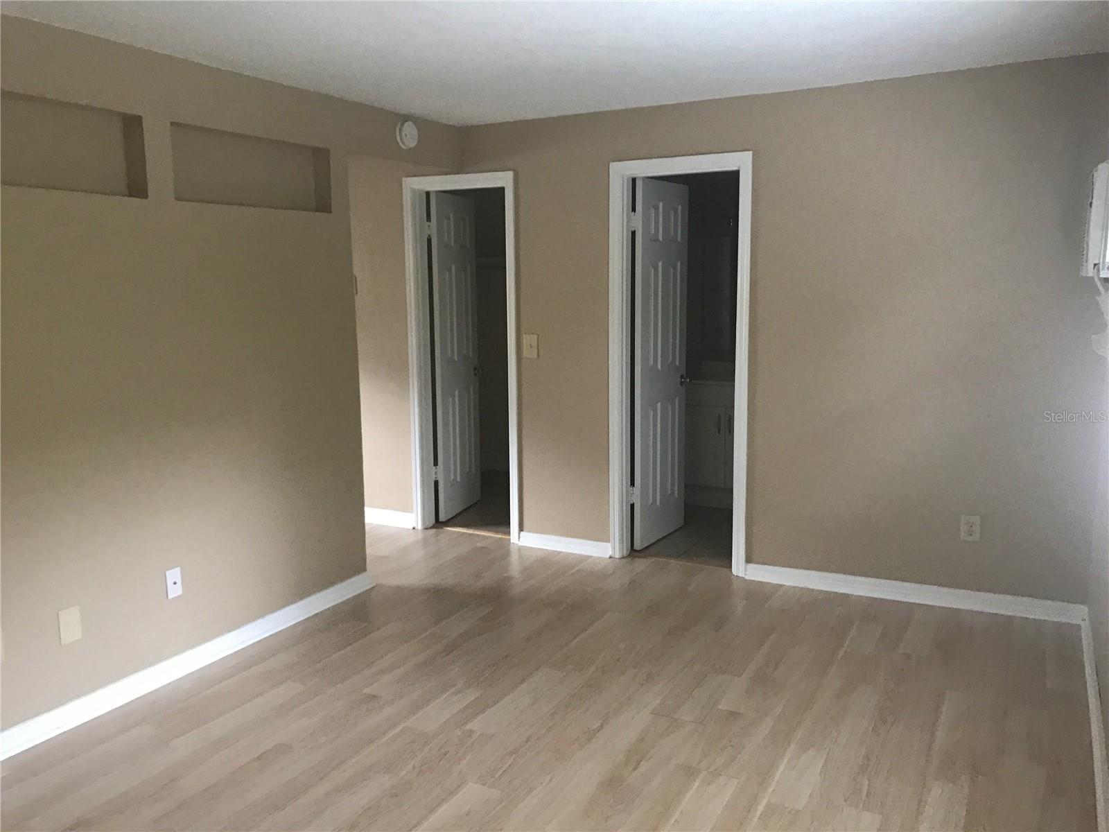 Image 10 of 14 For 1531 Catherine Street 36