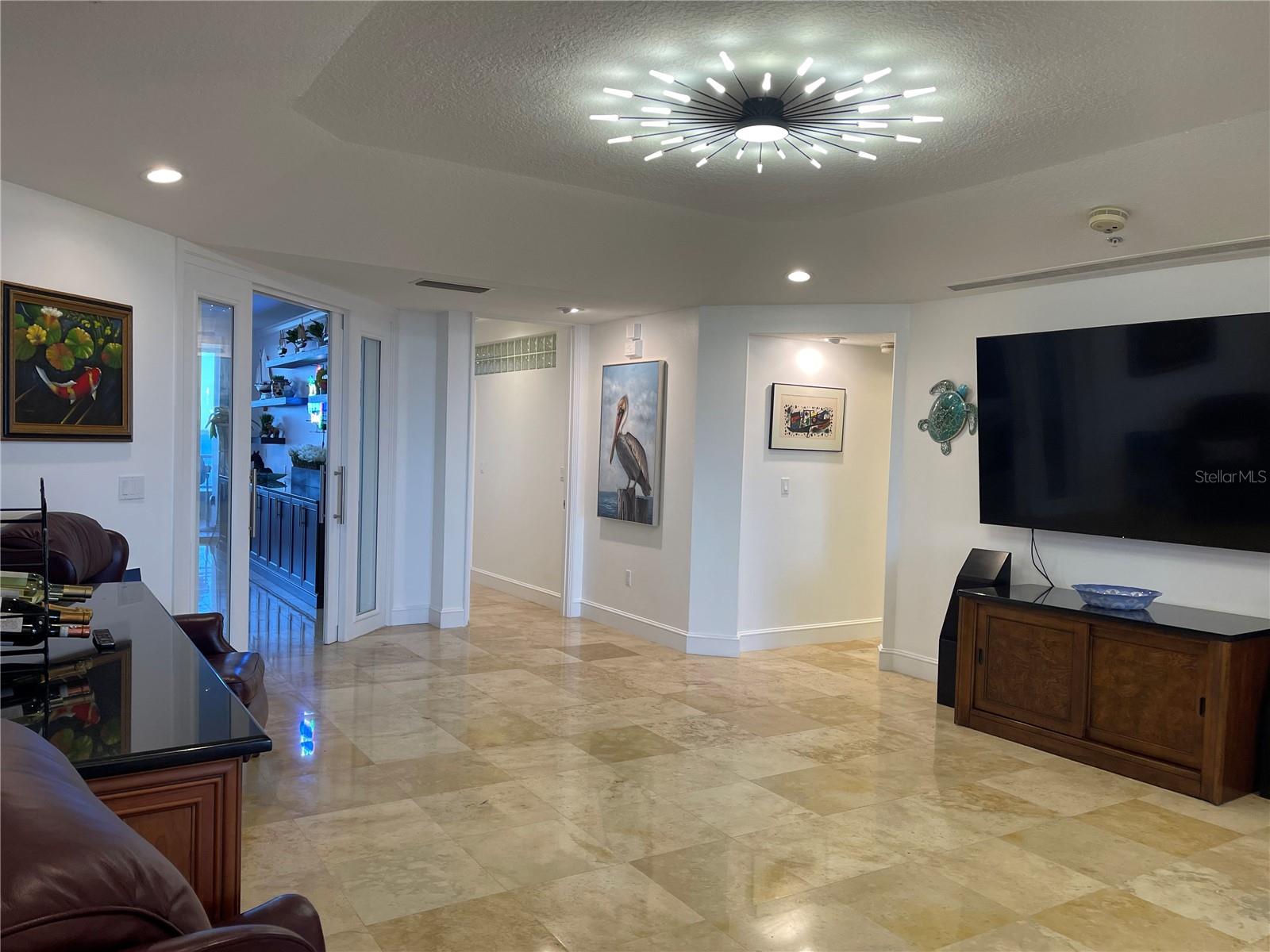 Listing photo id 12 for 3060 Grand Bay Boulevard 174