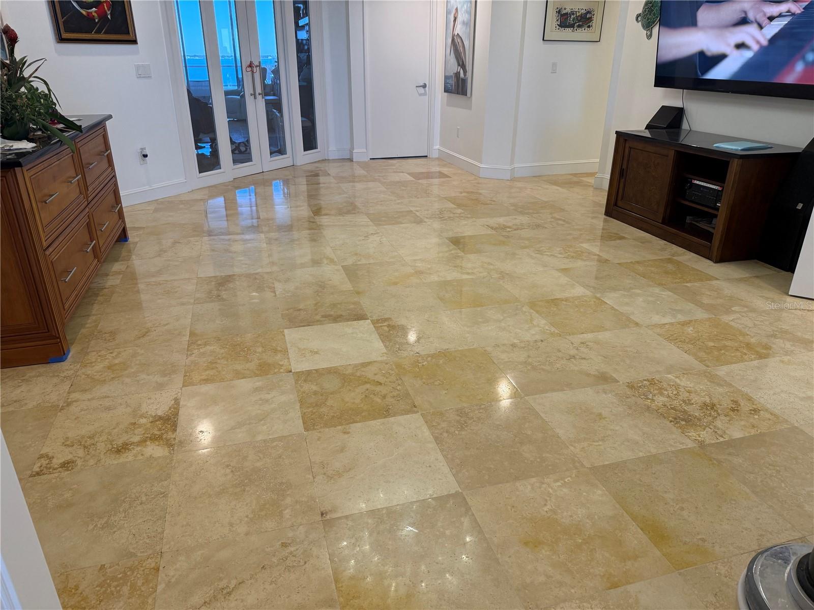 Listing photo id 14 for 3060 Grand Bay Boulevard 174