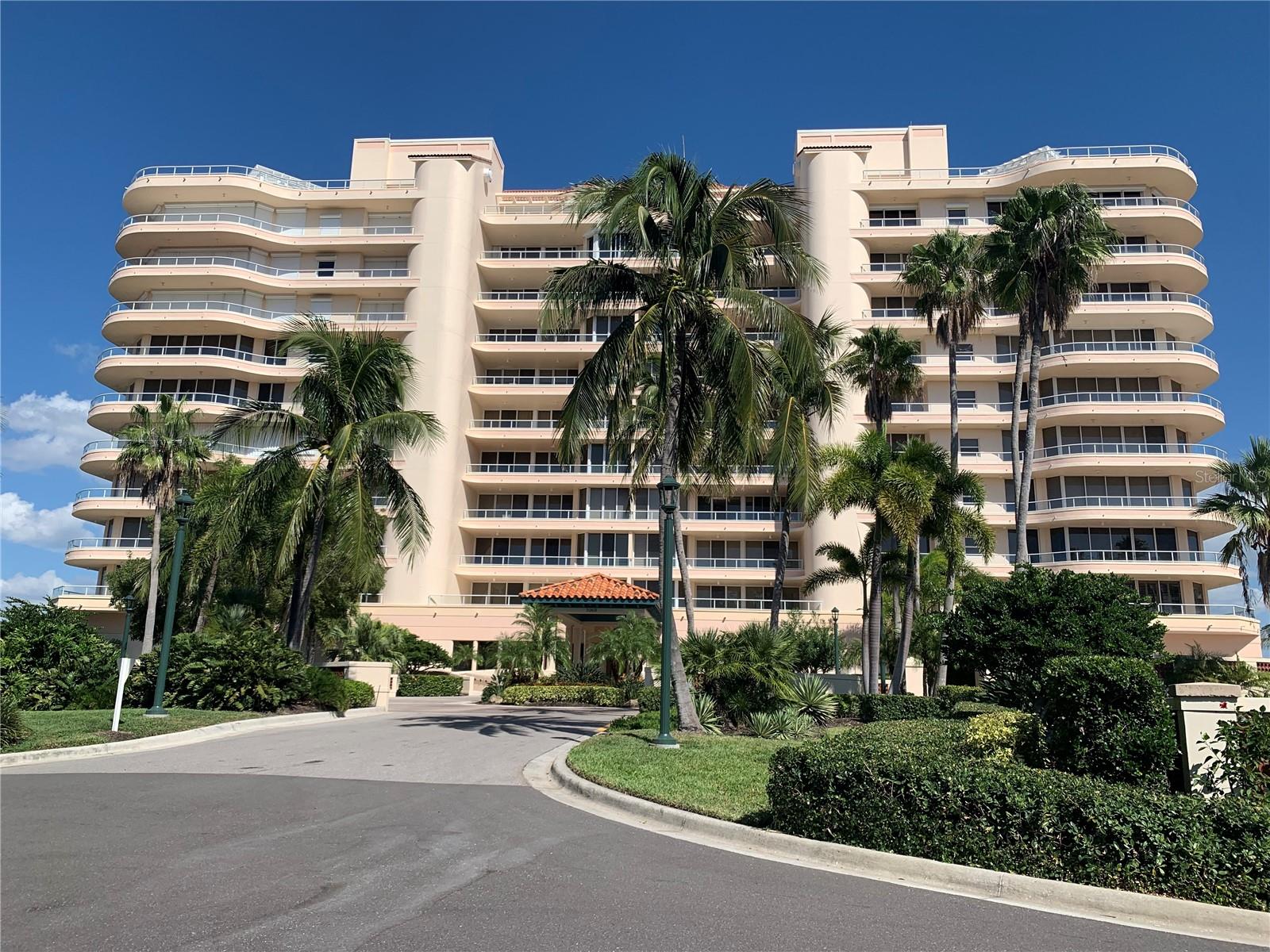 Listing photo id 15 for 3060 Grand Bay Boulevard 174