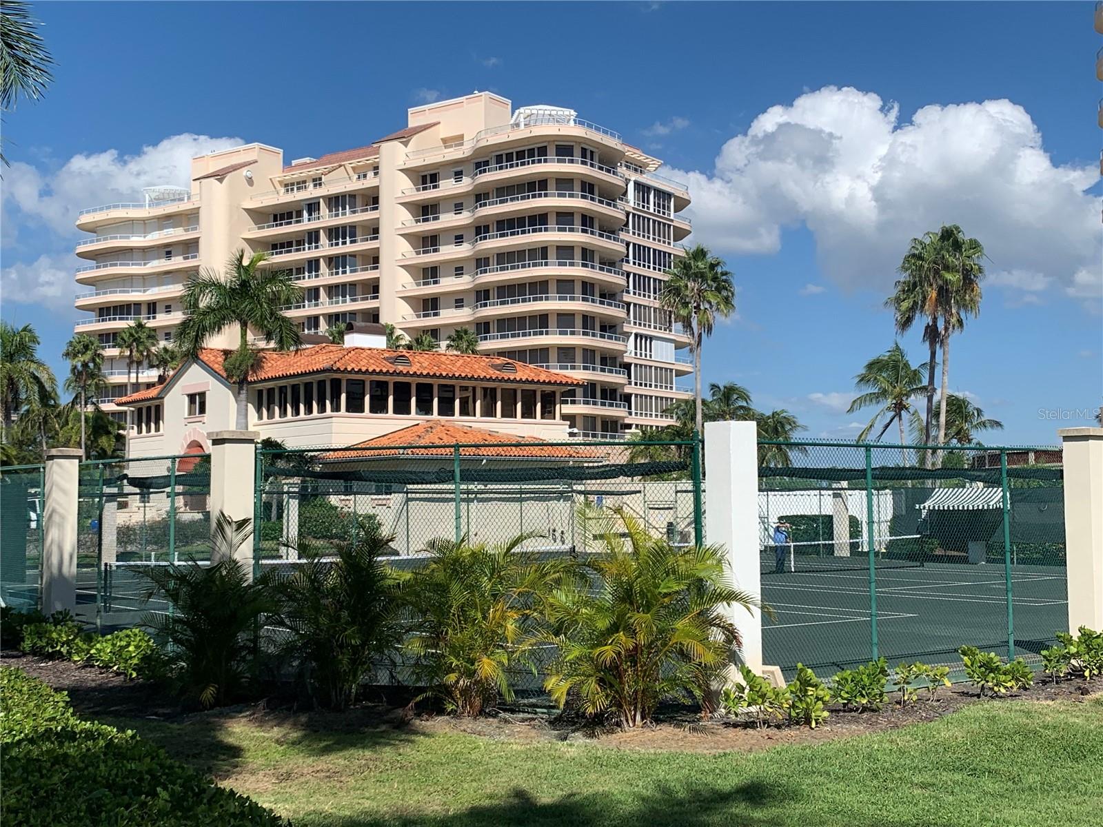 Listing photo id 23 for 3060 Grand Bay Boulevard 174