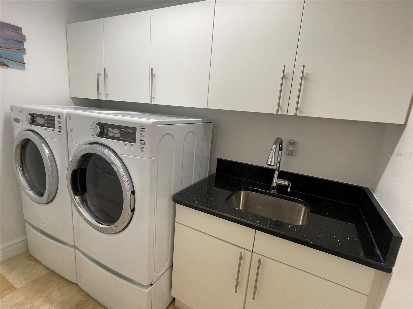 Listing photo id 29 for 3060 Grand Bay Boulevard 174