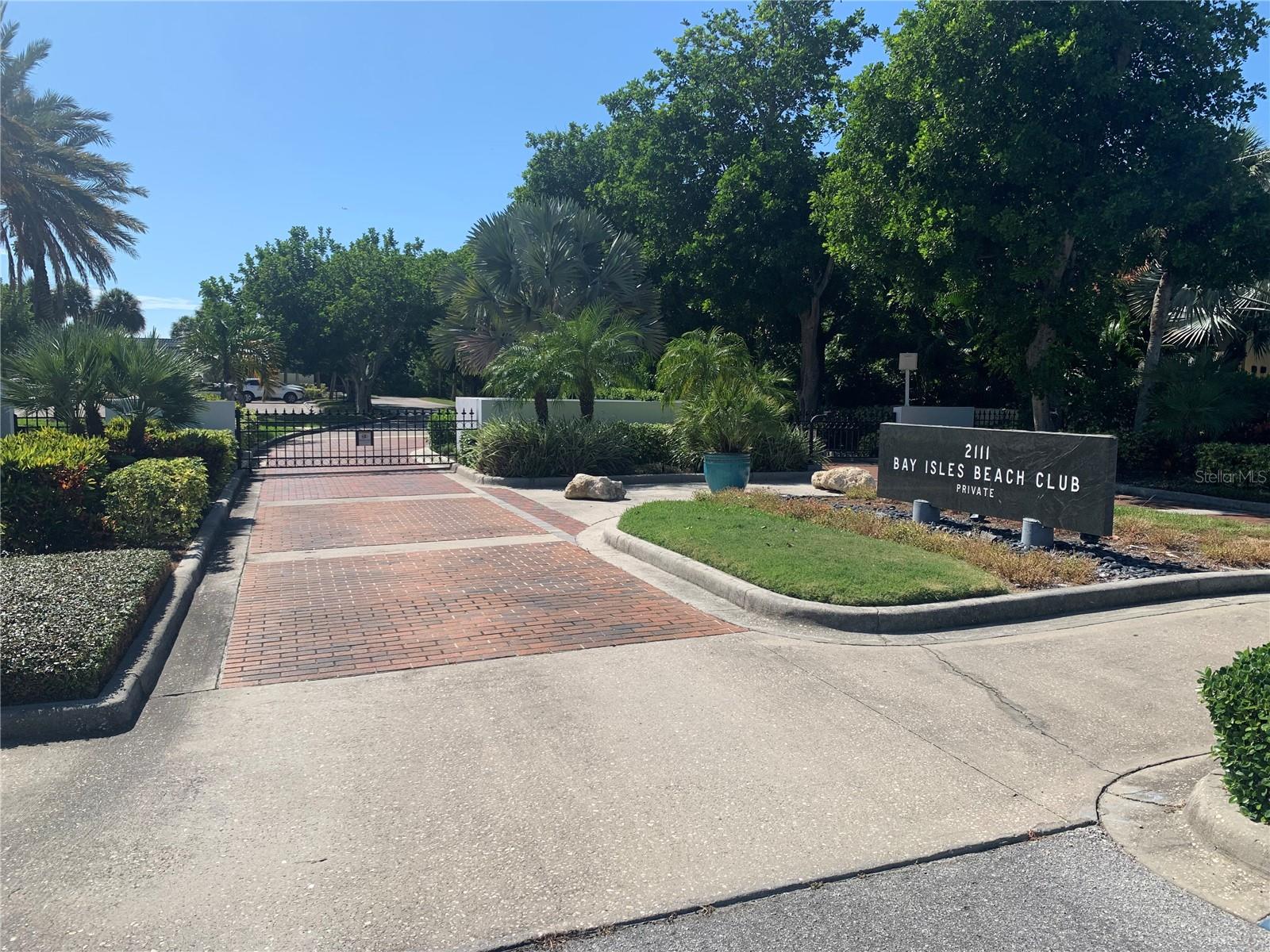 Listing photo id 33 for 3060 Grand Bay Boulevard 174