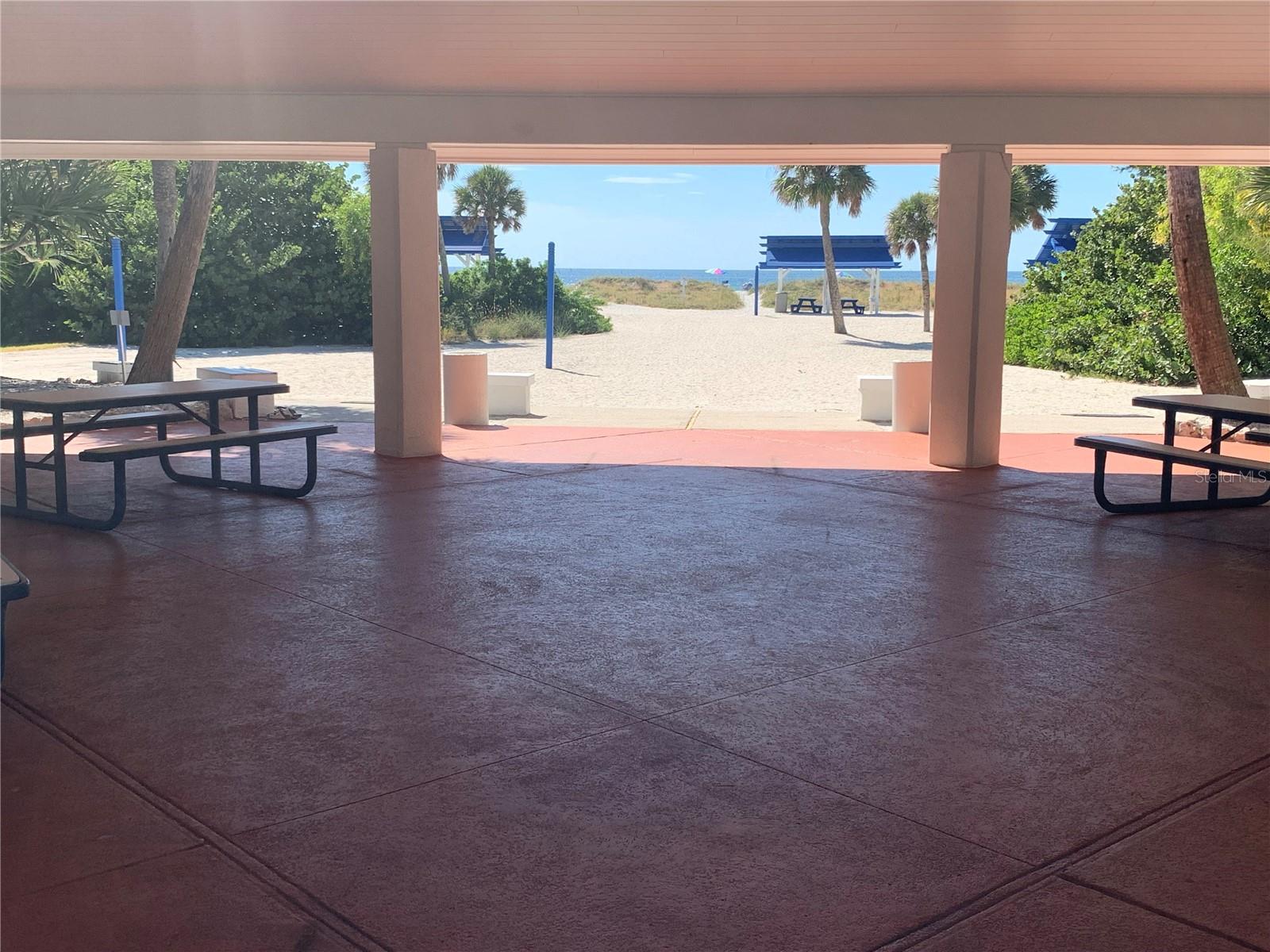 Listing photo id 40 for 3060 Grand Bay Boulevard 174