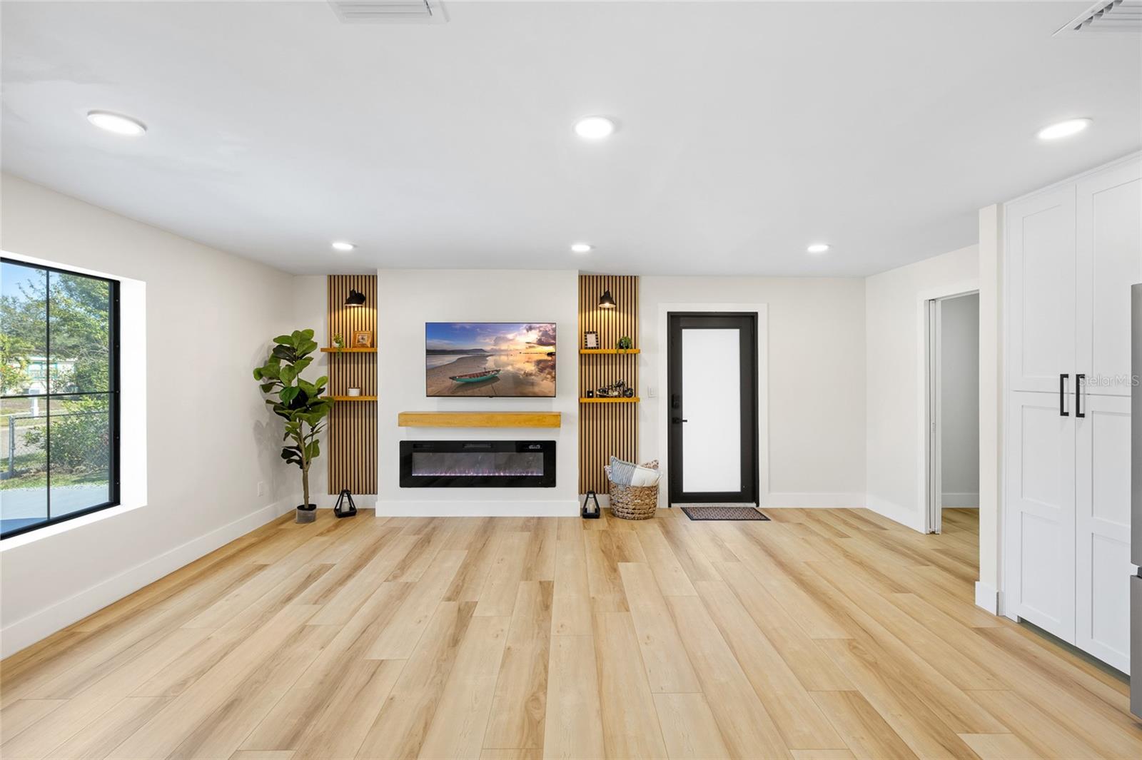 Image 18 of 58 For 4412 Trilby Avenue