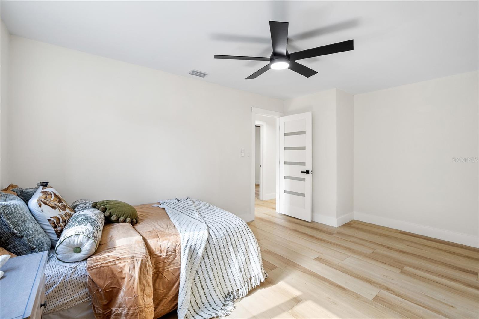 Image 22 of 58 For 4412 Trilby Avenue