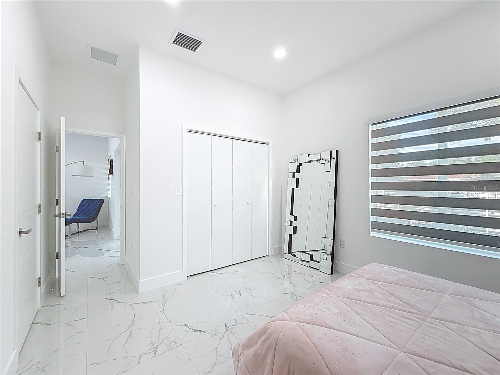 Image 18 of 57 For 2356 11th Street