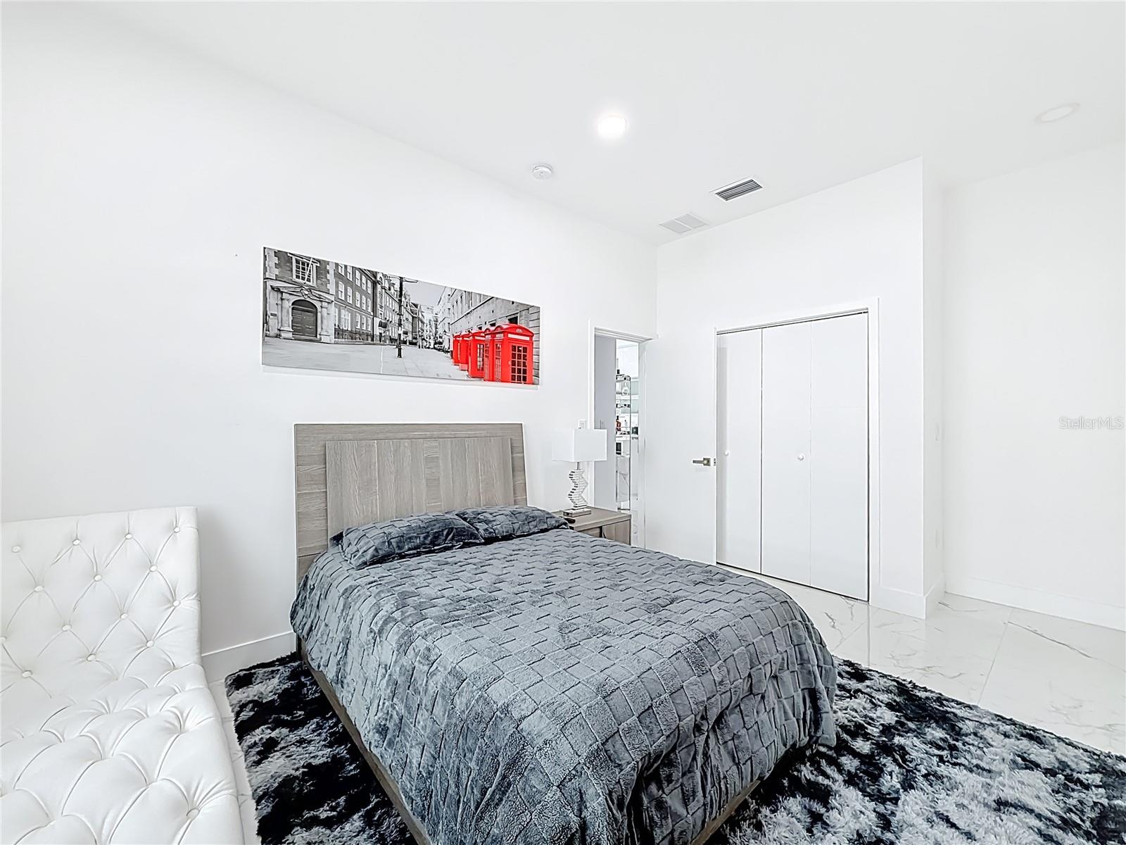 Image 25 of 57 For 2356 11th Street