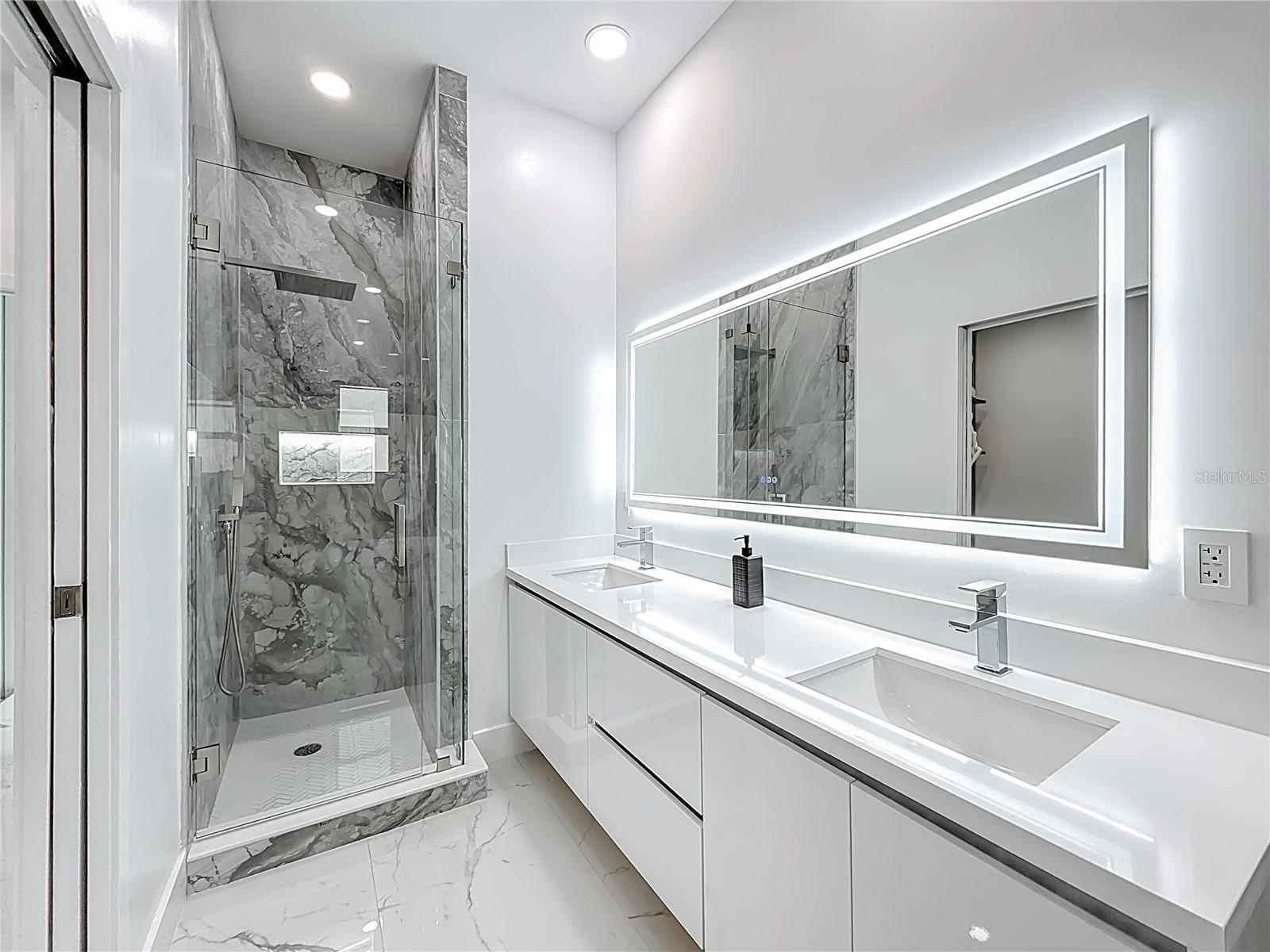 Image 32 of 57 For 2356 11th Street