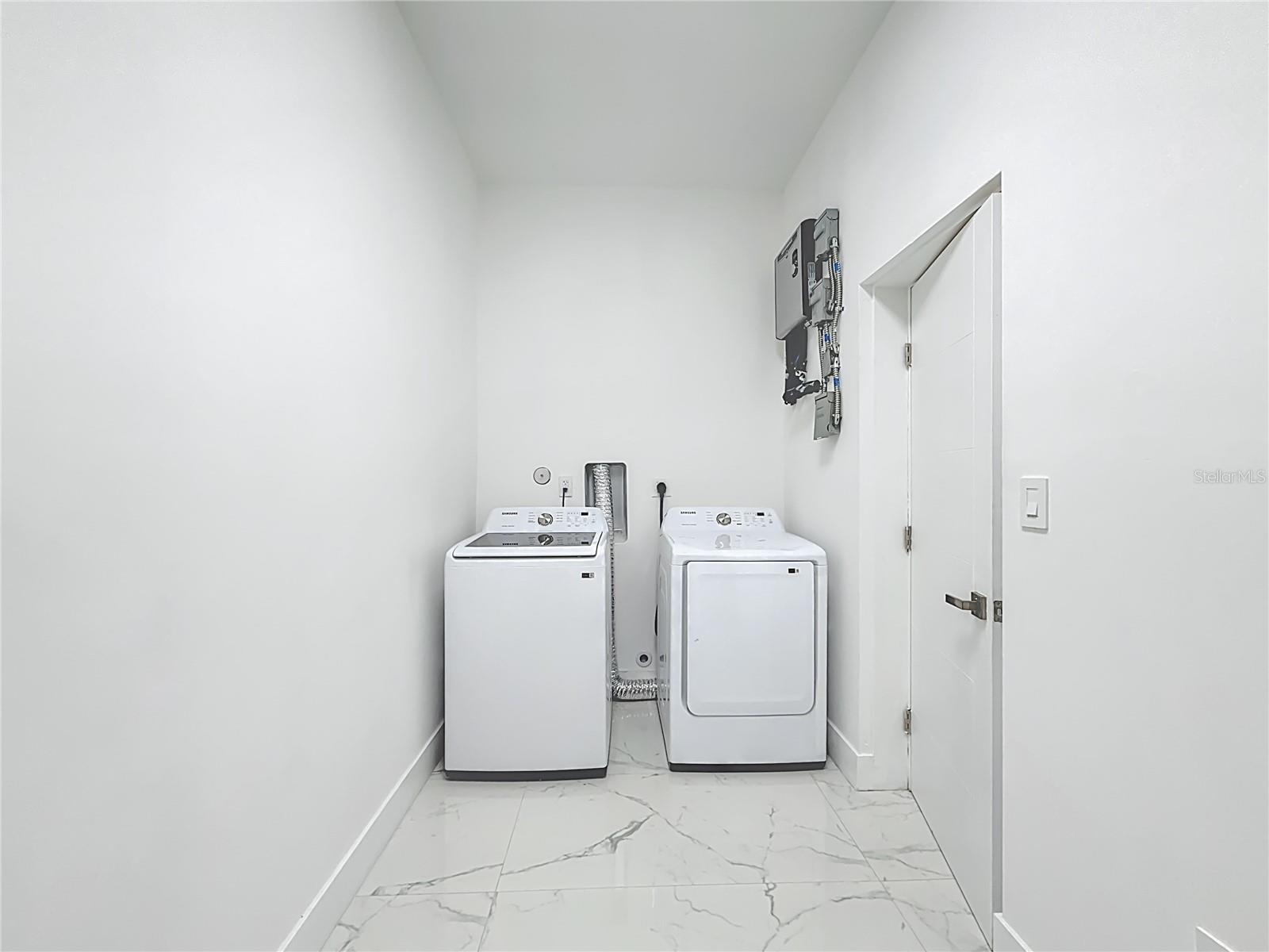 Image 42 of 57 For 2356 11th Street