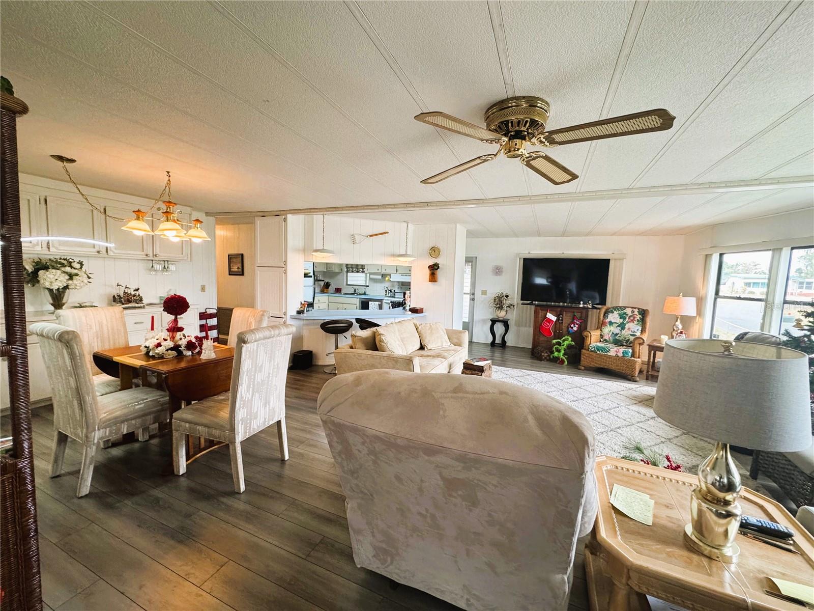 Image 12 of 38 For 407 Palo Verde Drive