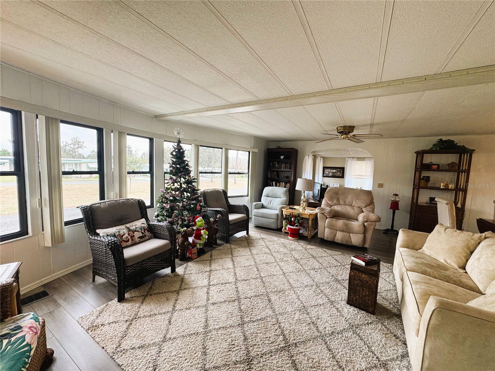 Image 13 of 38 For 407 Palo Verde Drive