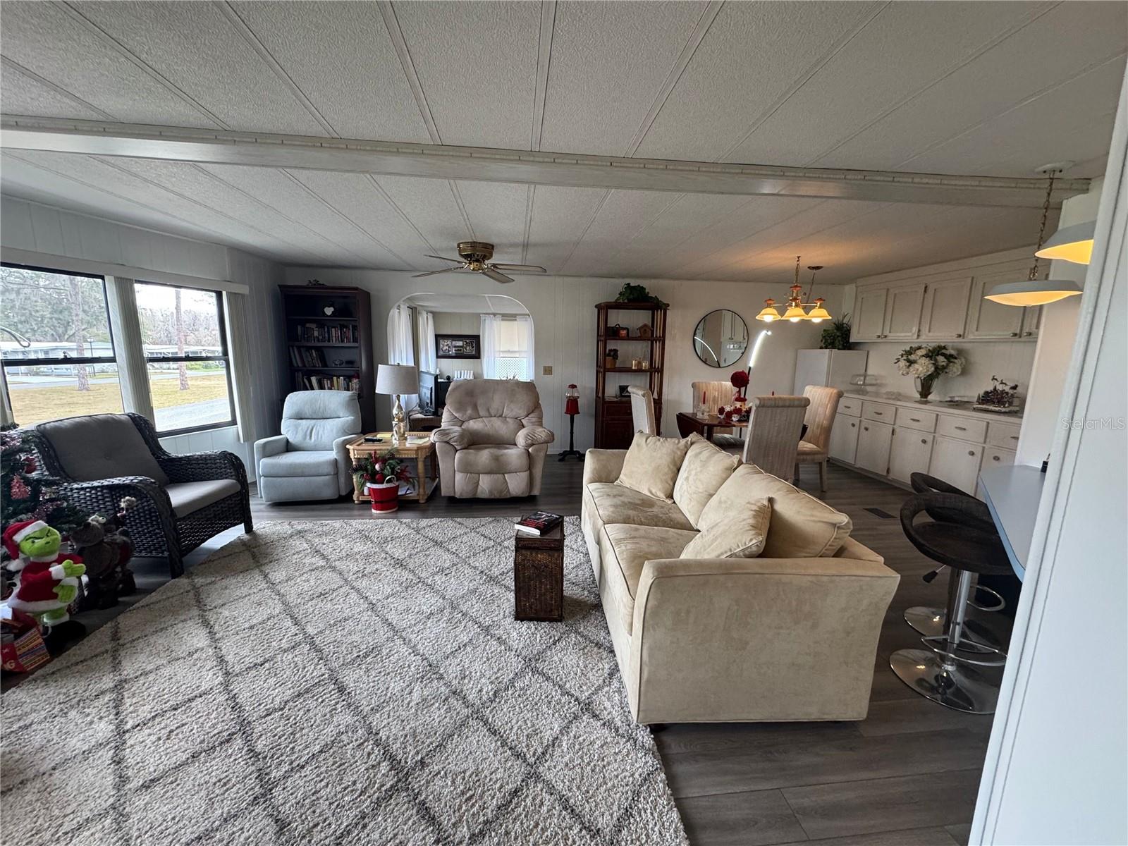 Image 14 of 38 For 407 Palo Verde Drive