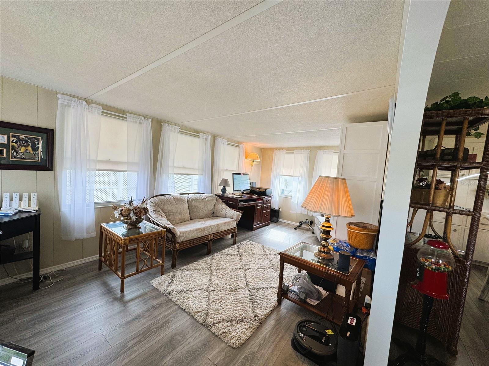 Image 15 of 38 For 407 Palo Verde Drive