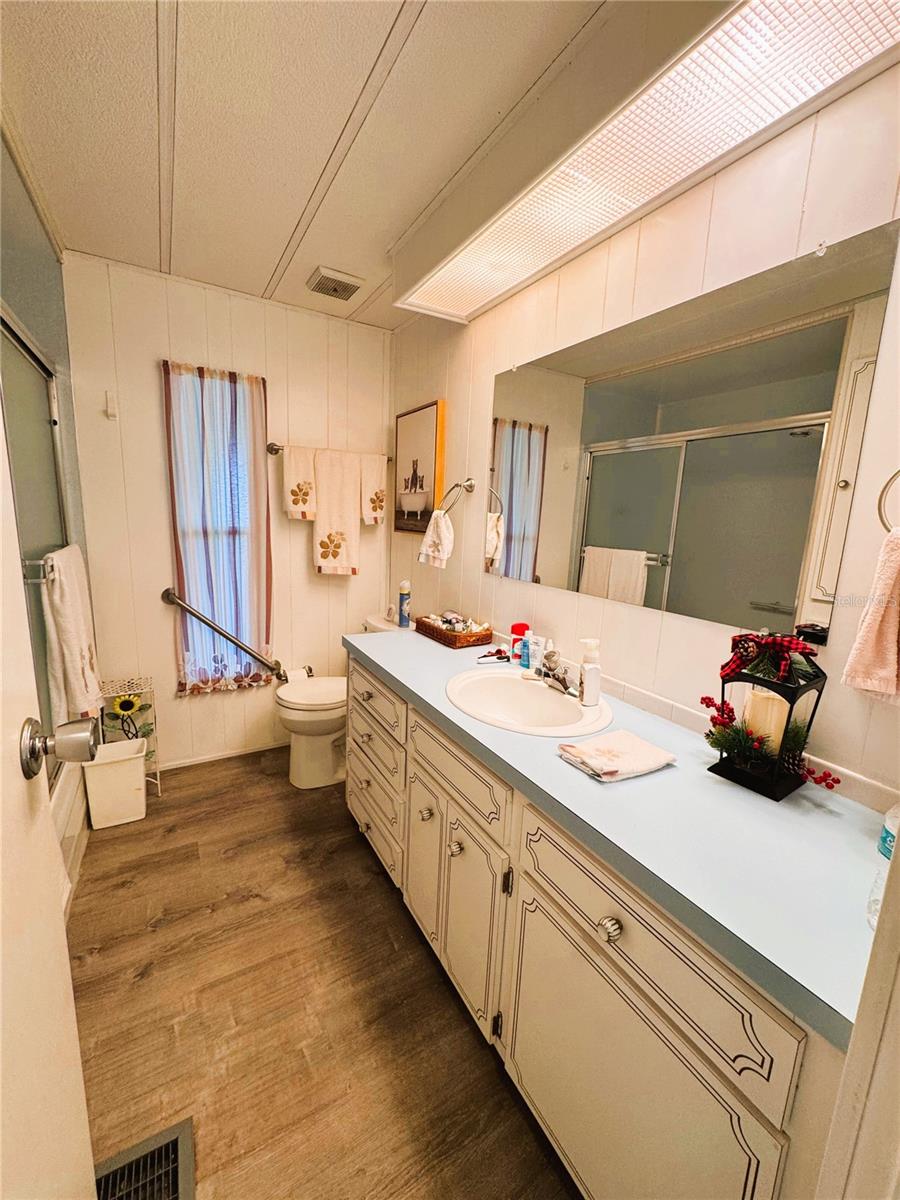 Image 20 of 38 For 407 Palo Verde Drive