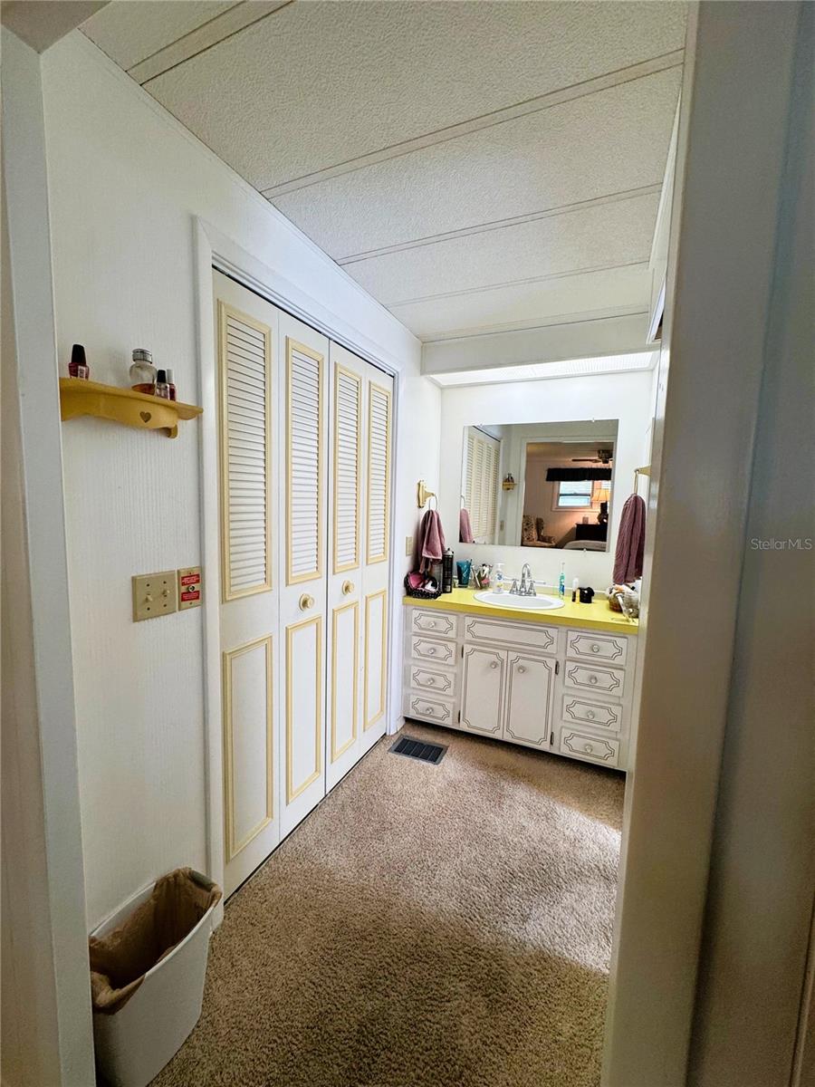 Image 28 of 38 For 407 Palo Verde Drive