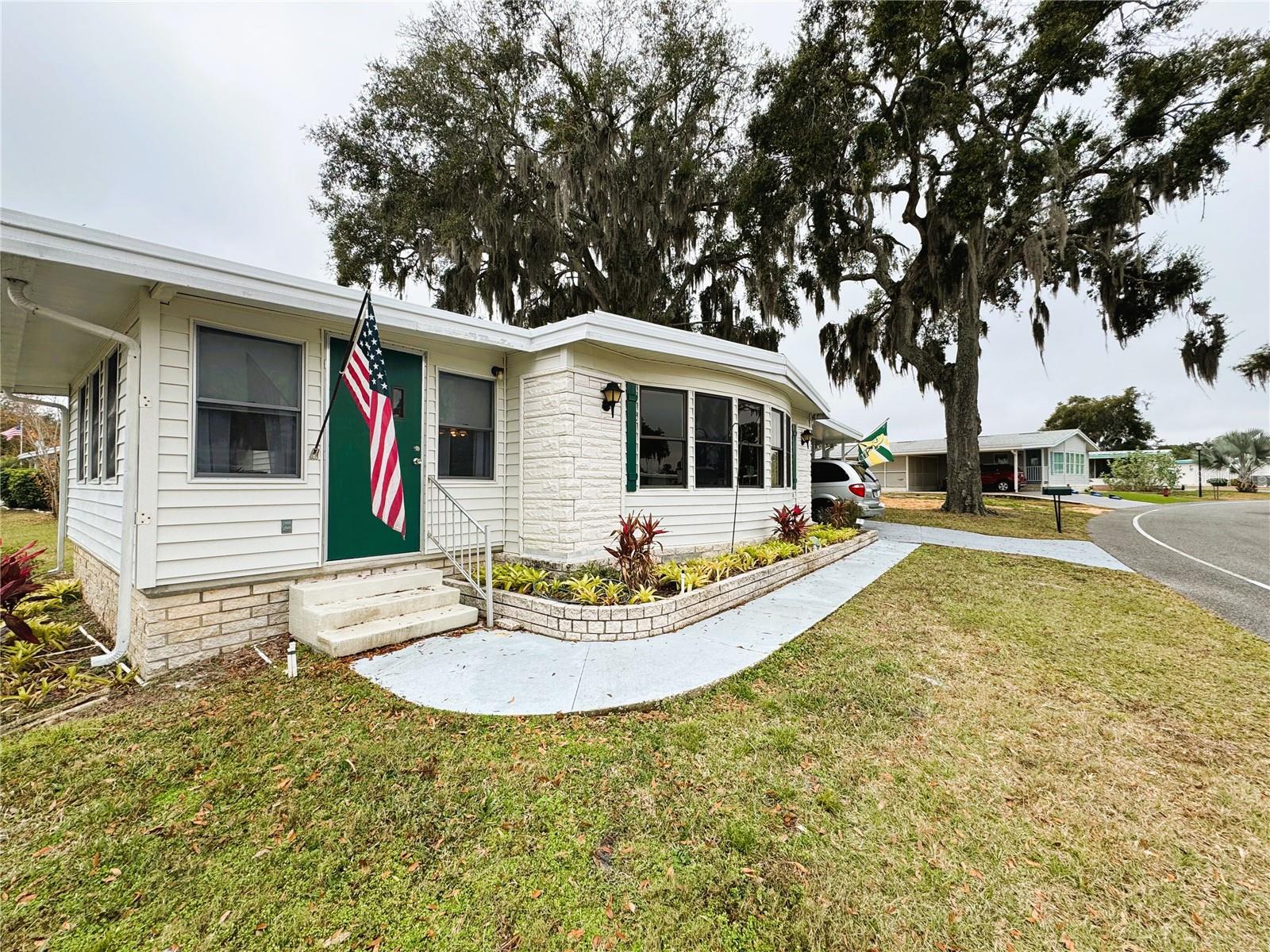 Image 4 of 38 For 407 Palo Verde Drive