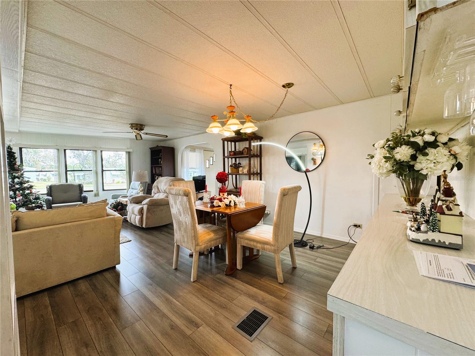 Image 9 of 38 For 407 Palo Verde Drive