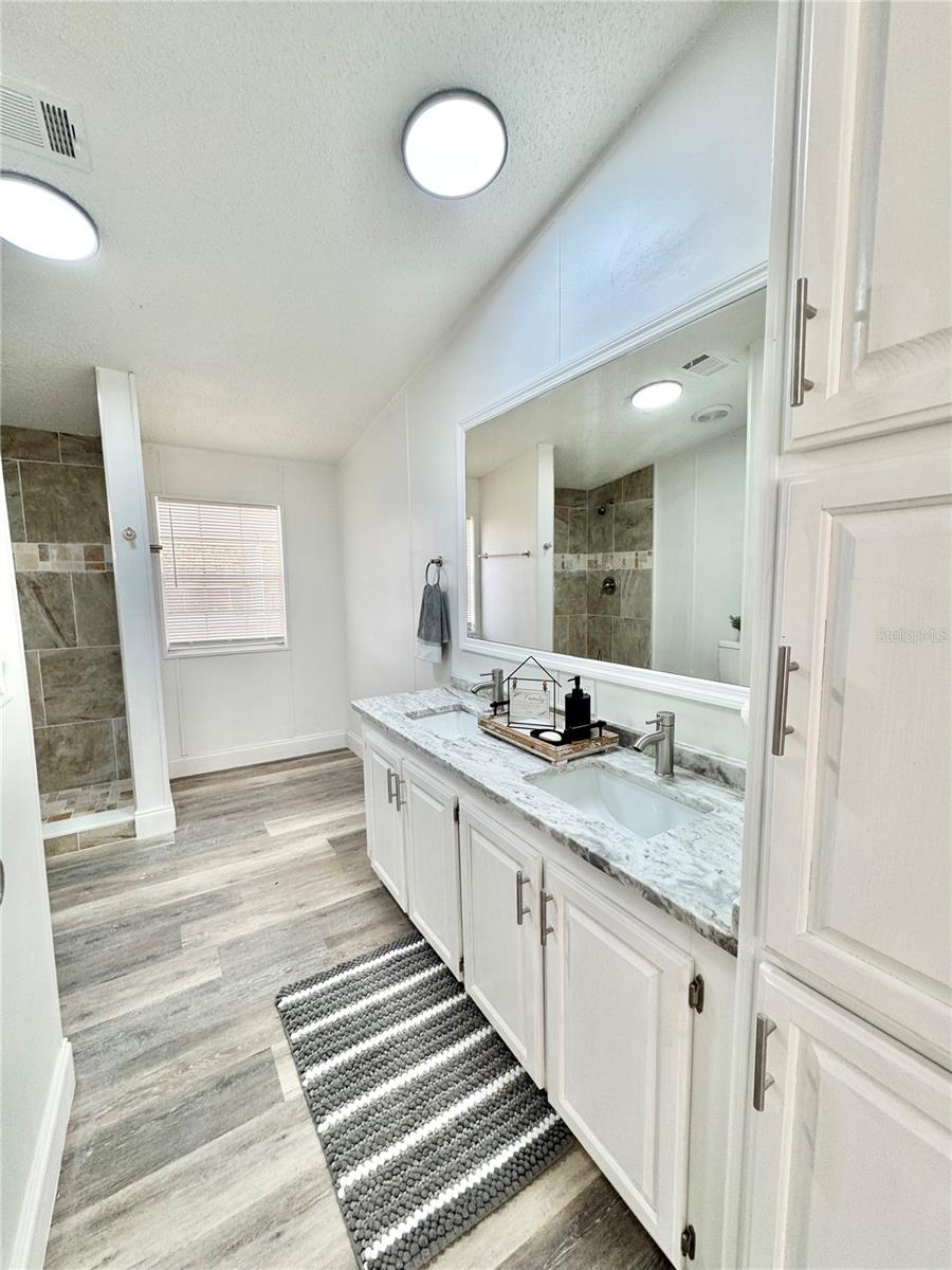 Image 15 of 27 For 14127 62nd Court