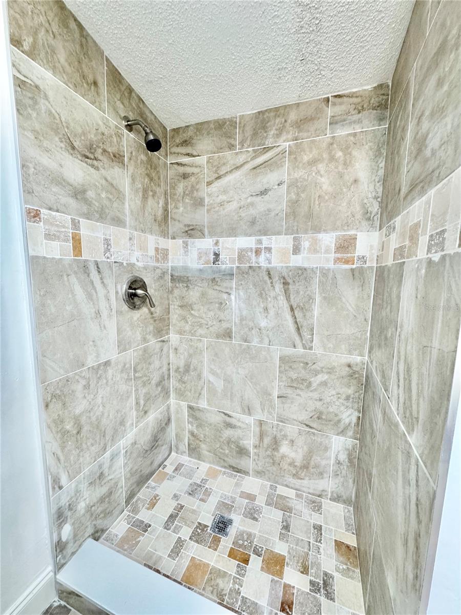 Image 16 of 27 For 14127 62nd Court