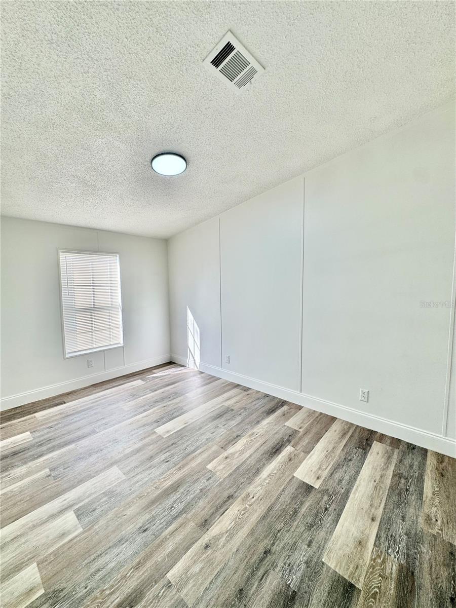 Image 19 of 27 For 14127 62nd Court