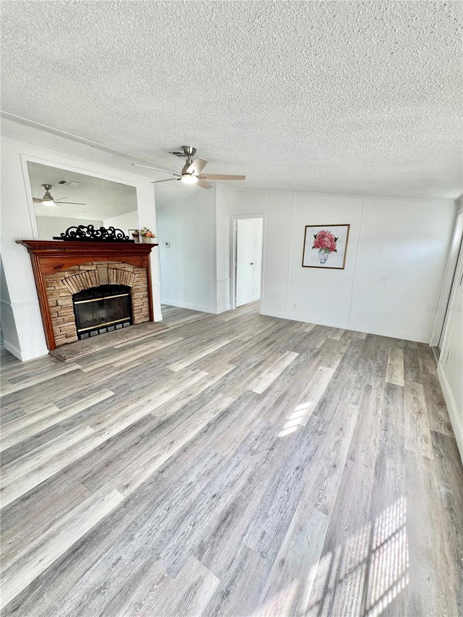 Image 6 of 27 For 14127 62nd Court