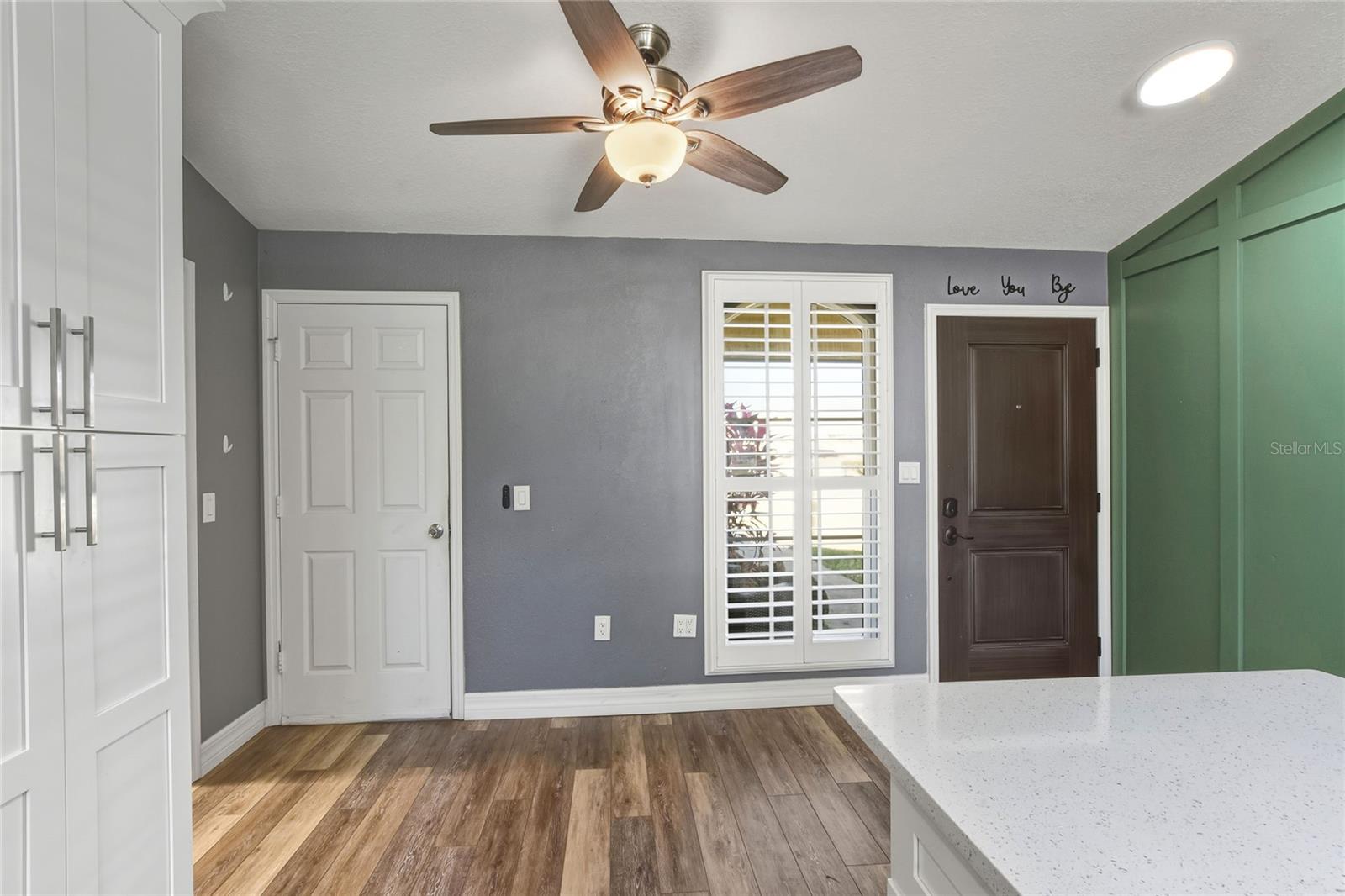 Image 14 of 43 For 533 Seven Oaks