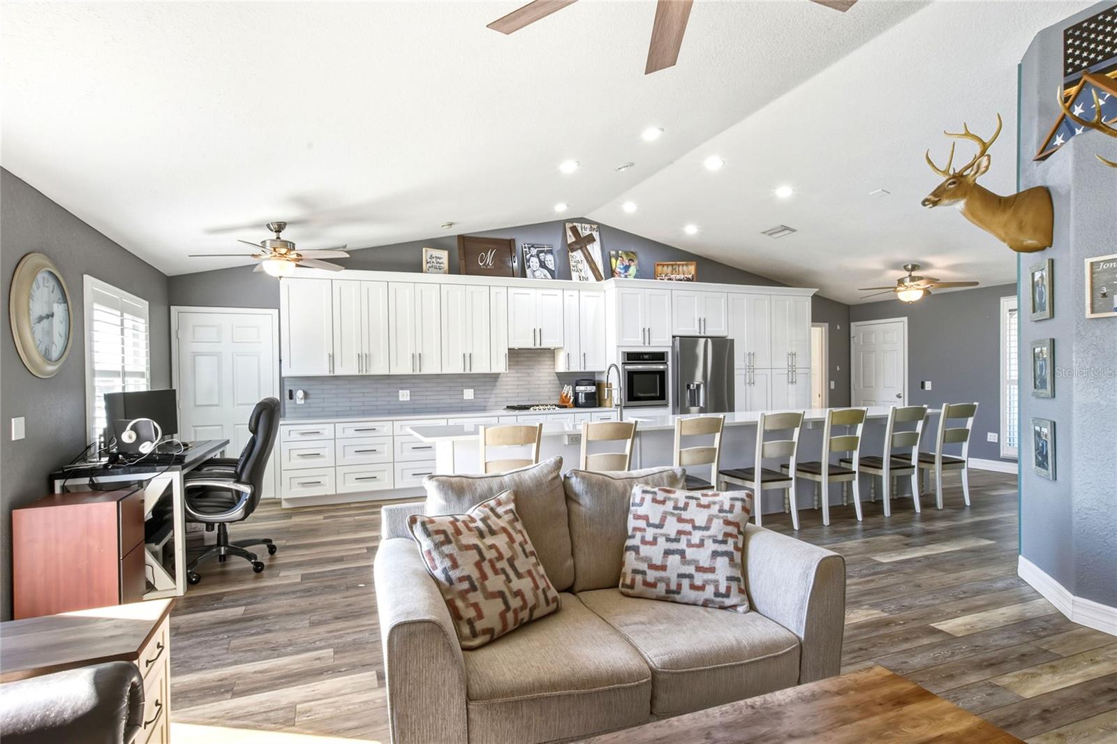 Image 19 of 43 For 533 Seven Oaks