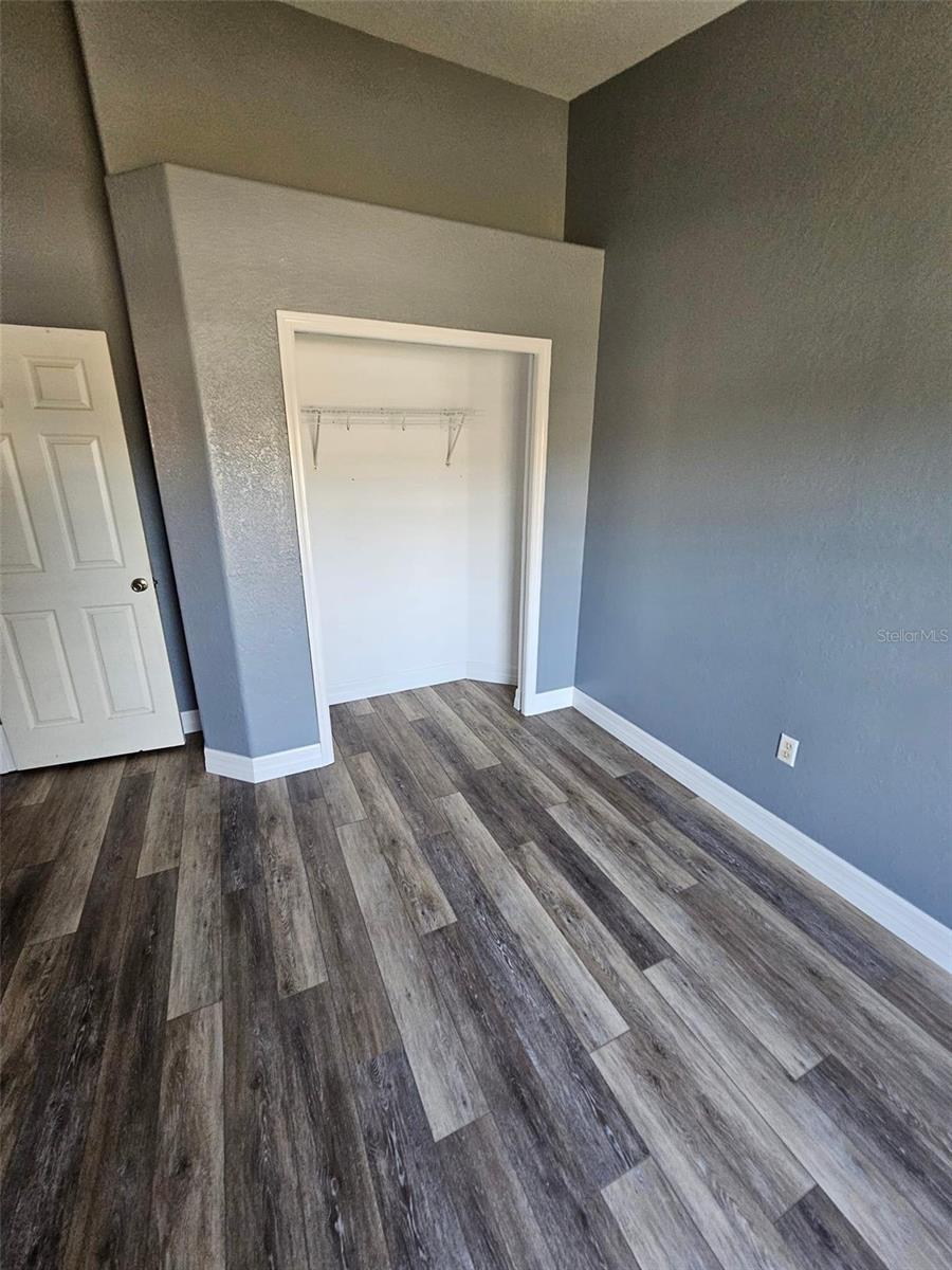 Image 33 of 43 For 533 Seven Oaks