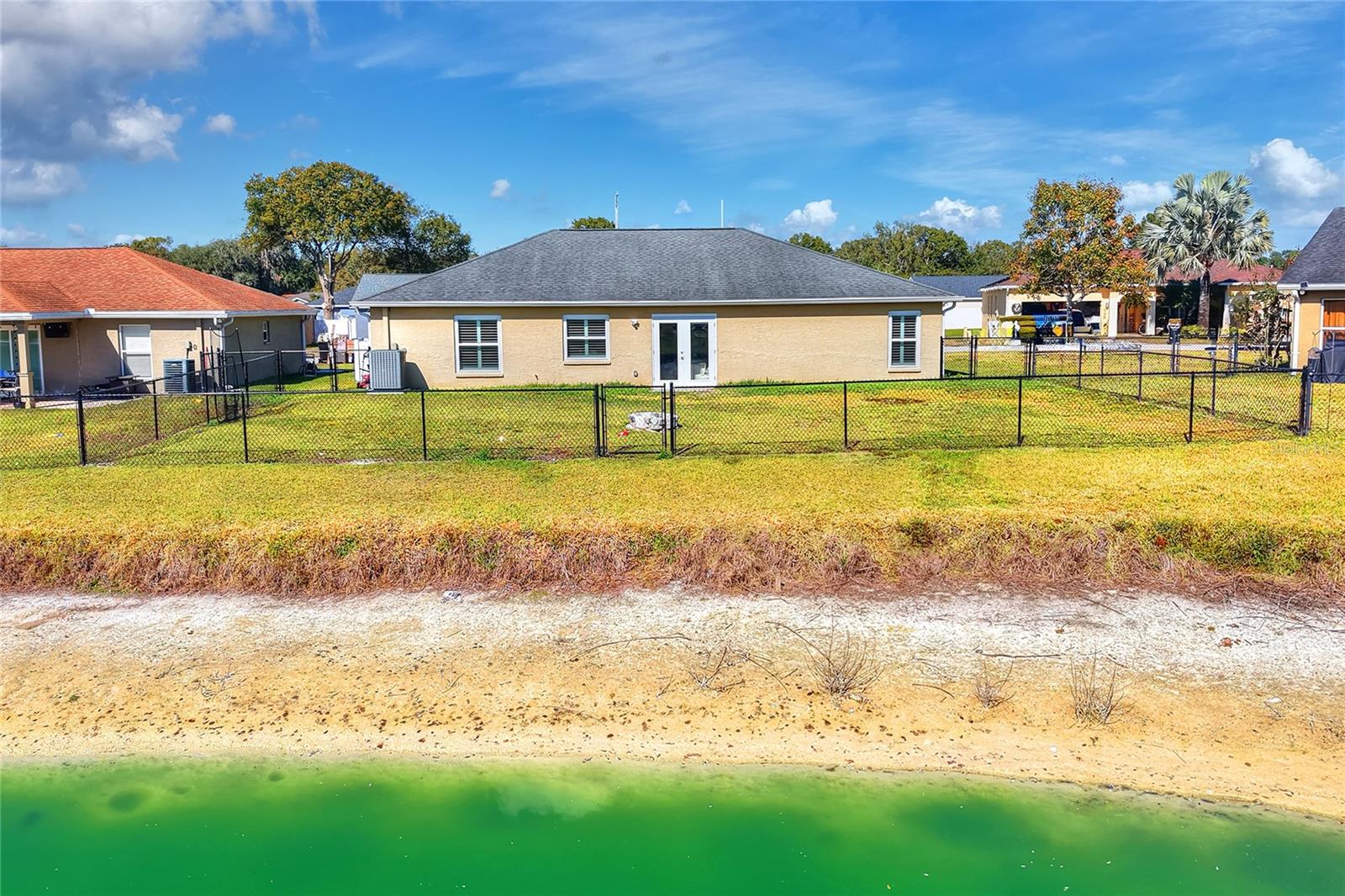 Image 37 of 43 For 533 Seven Oaks