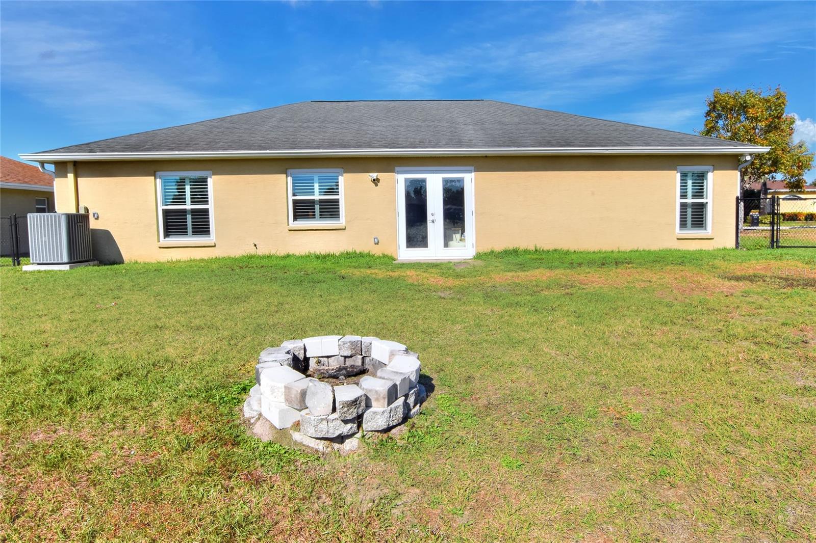 Image 39 of 43 For 533 Seven Oaks