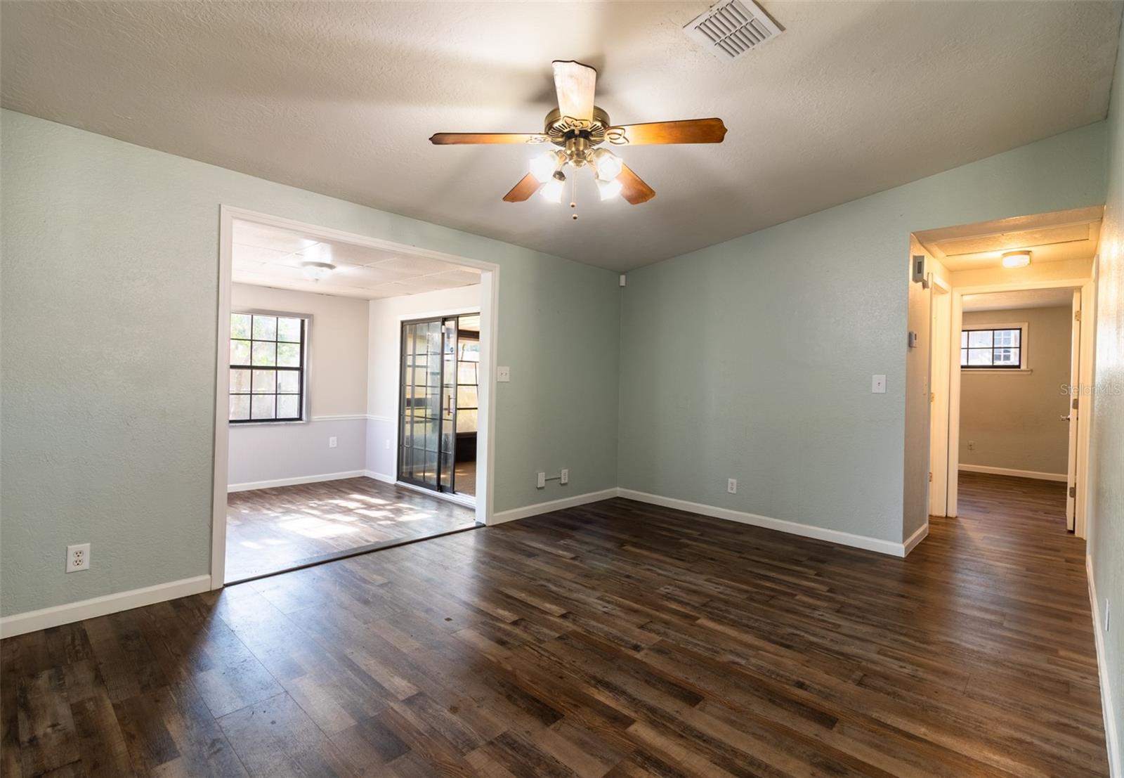 Image 9 of 40 For 4680 44th Court