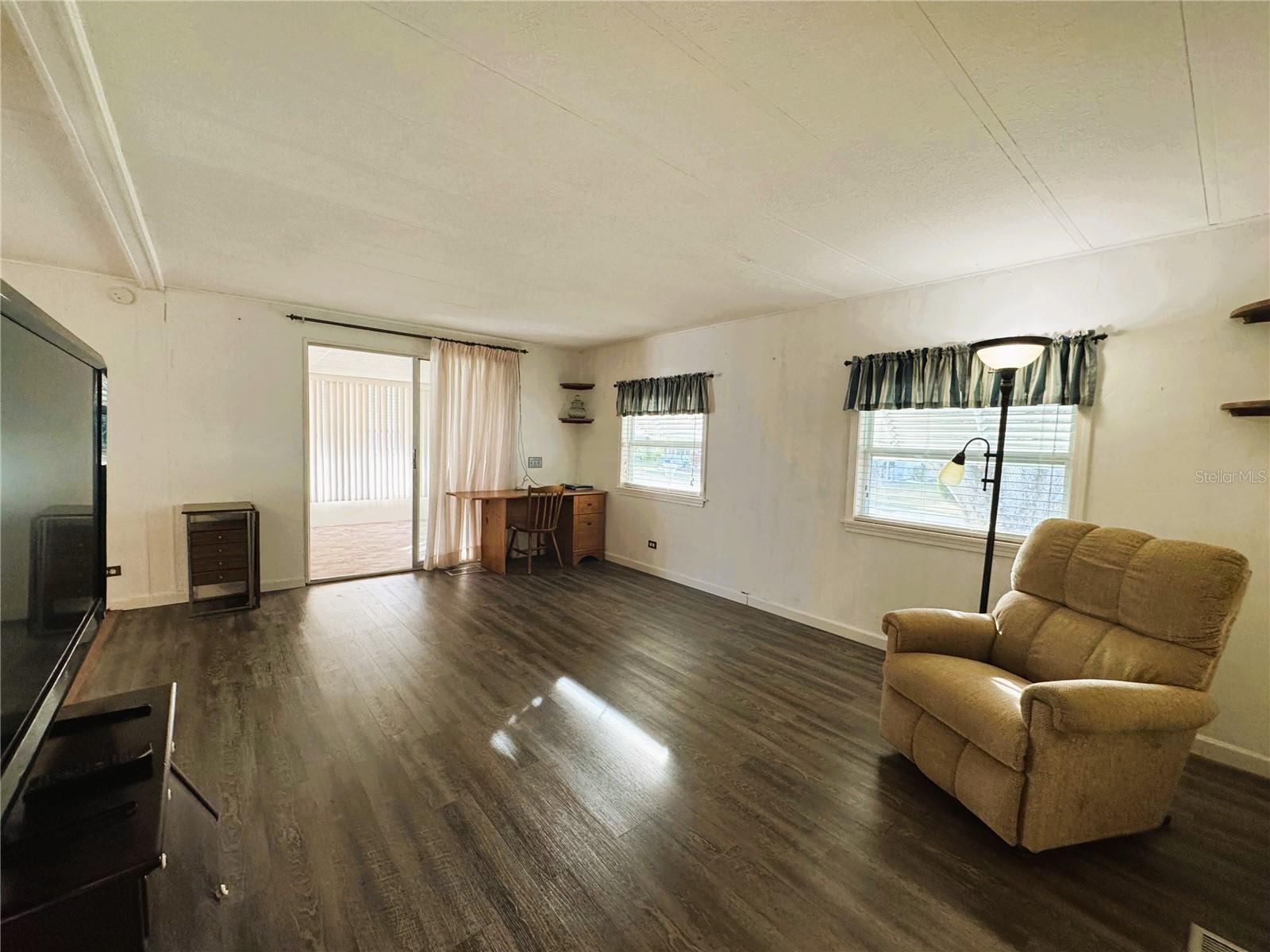 Image 13 of 33 For 106 Bougainvillea Drive