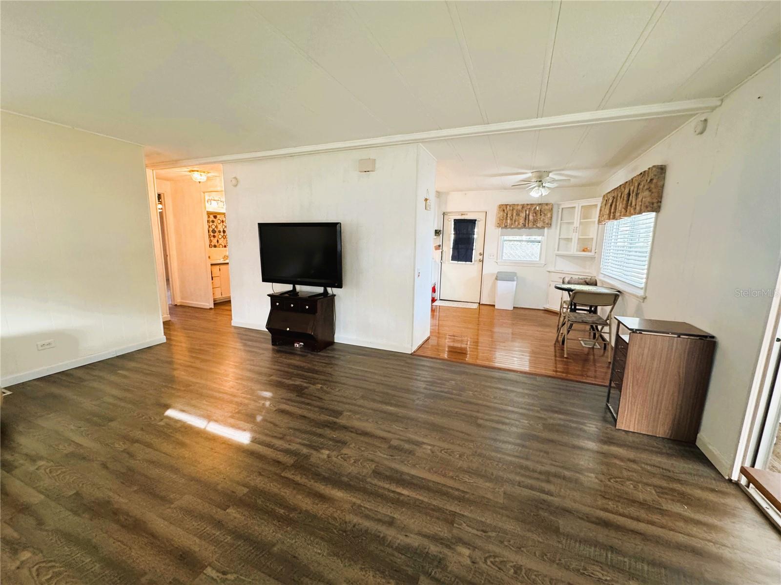 Image 15 of 33 For 106 Bougainvillea Drive