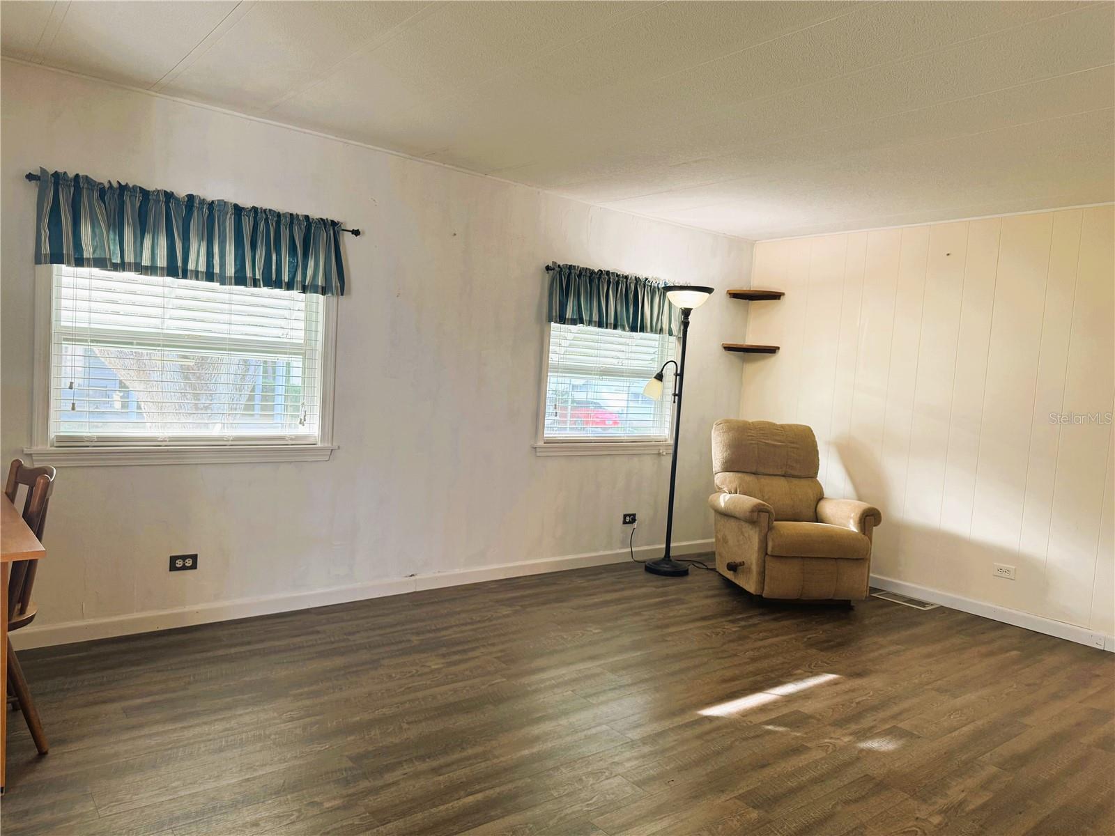 Image 9 of 33 For 106 Bougainvillea Drive