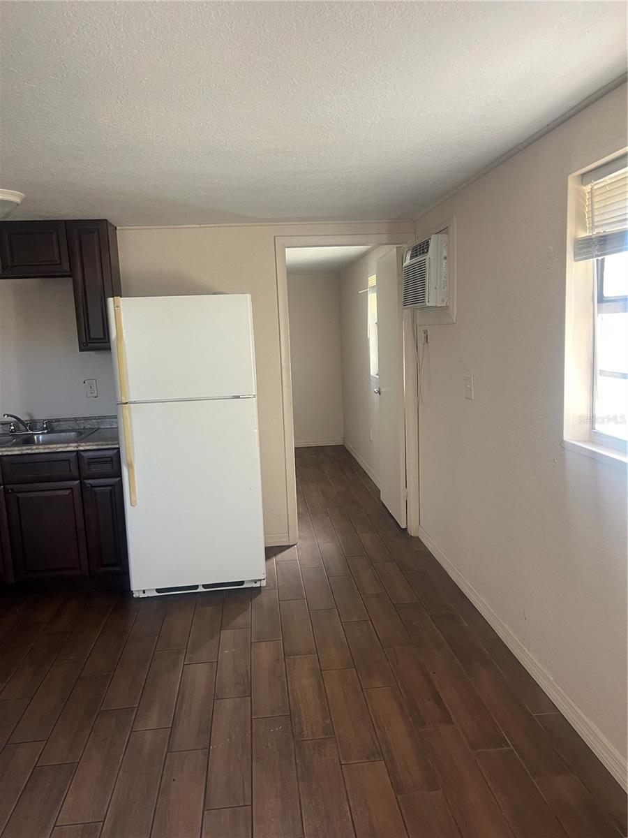 Image 3 of 7 For 3043 Mineoia Drive