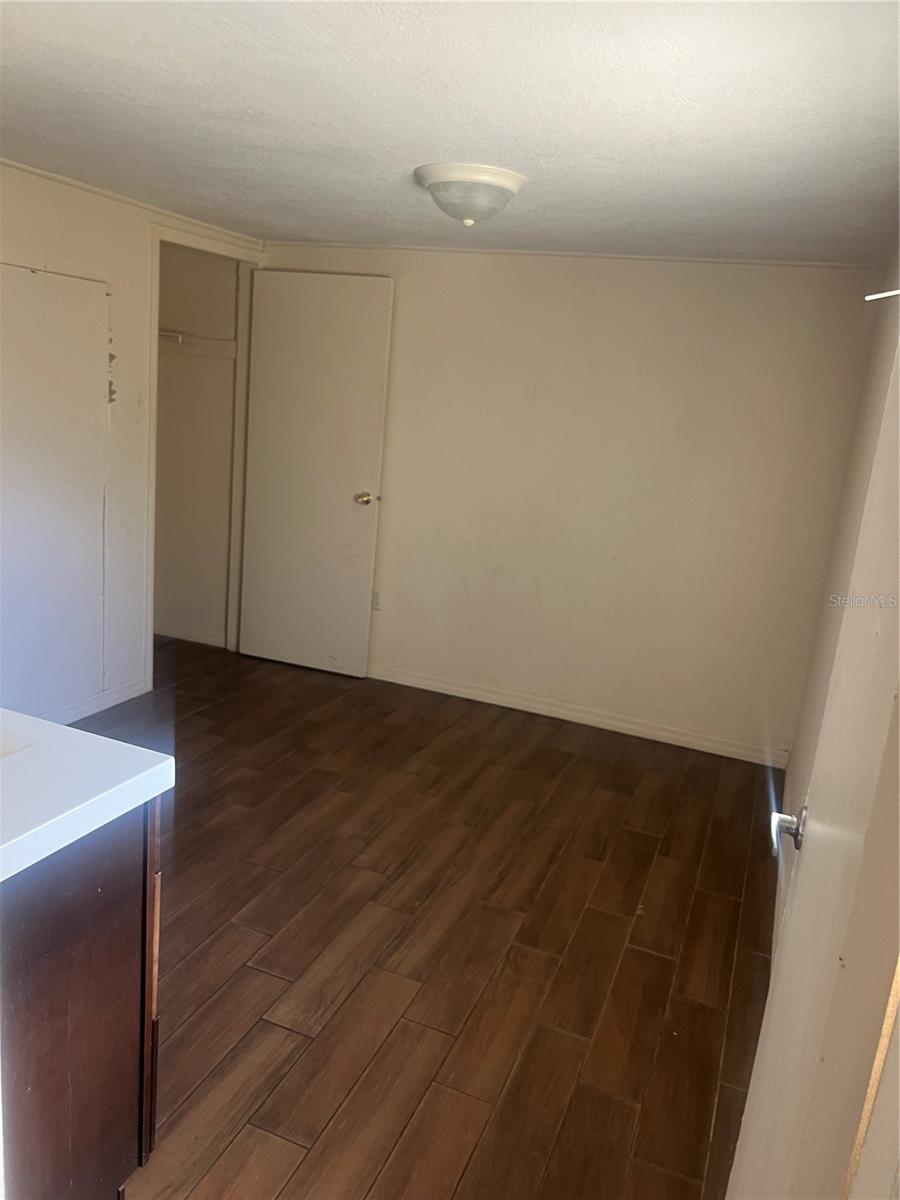 Image 4 of 7 For 3043 Mineoia Drive