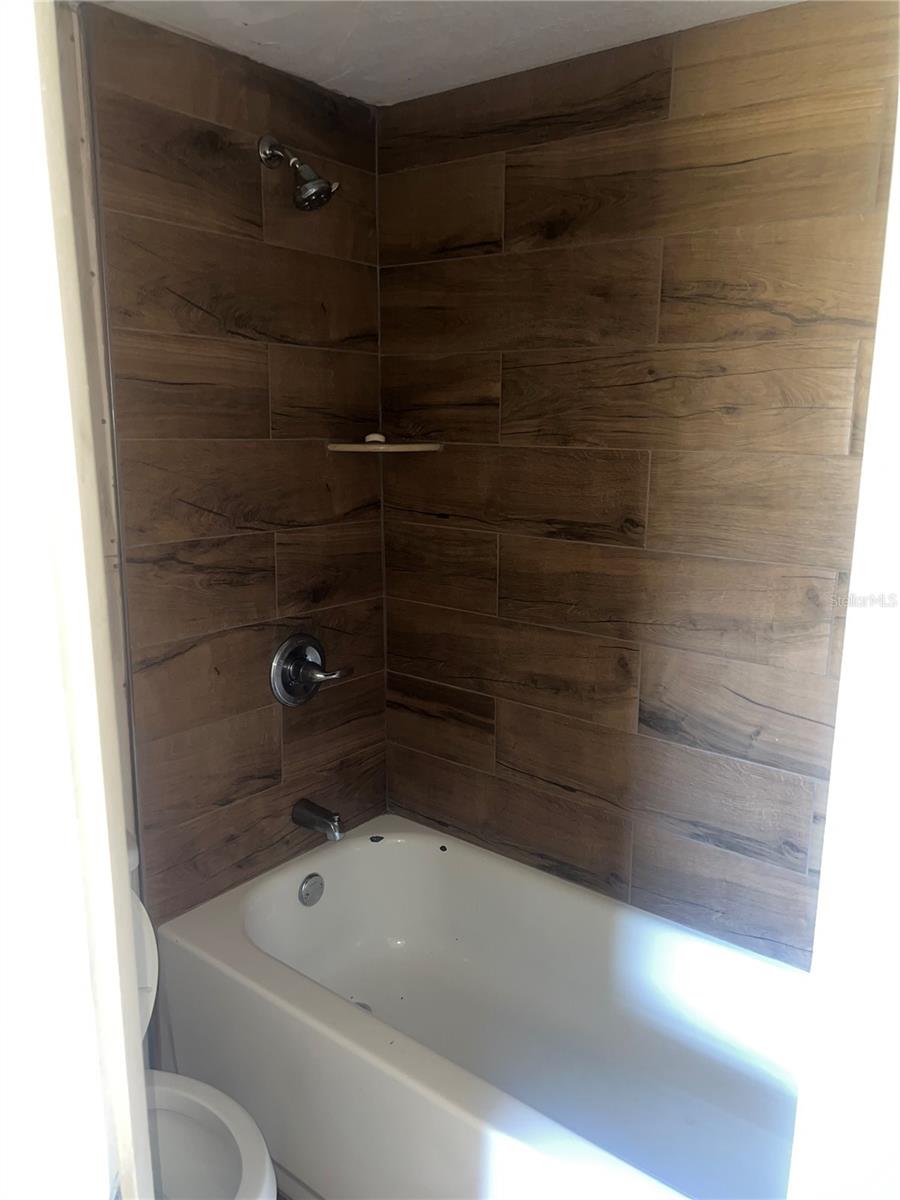 Image 5 of 7 For 3043 Mineoia Drive