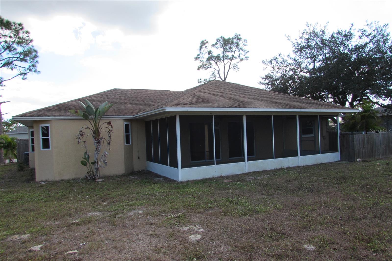 Image 13 of 38 For 25486 Avillas Court