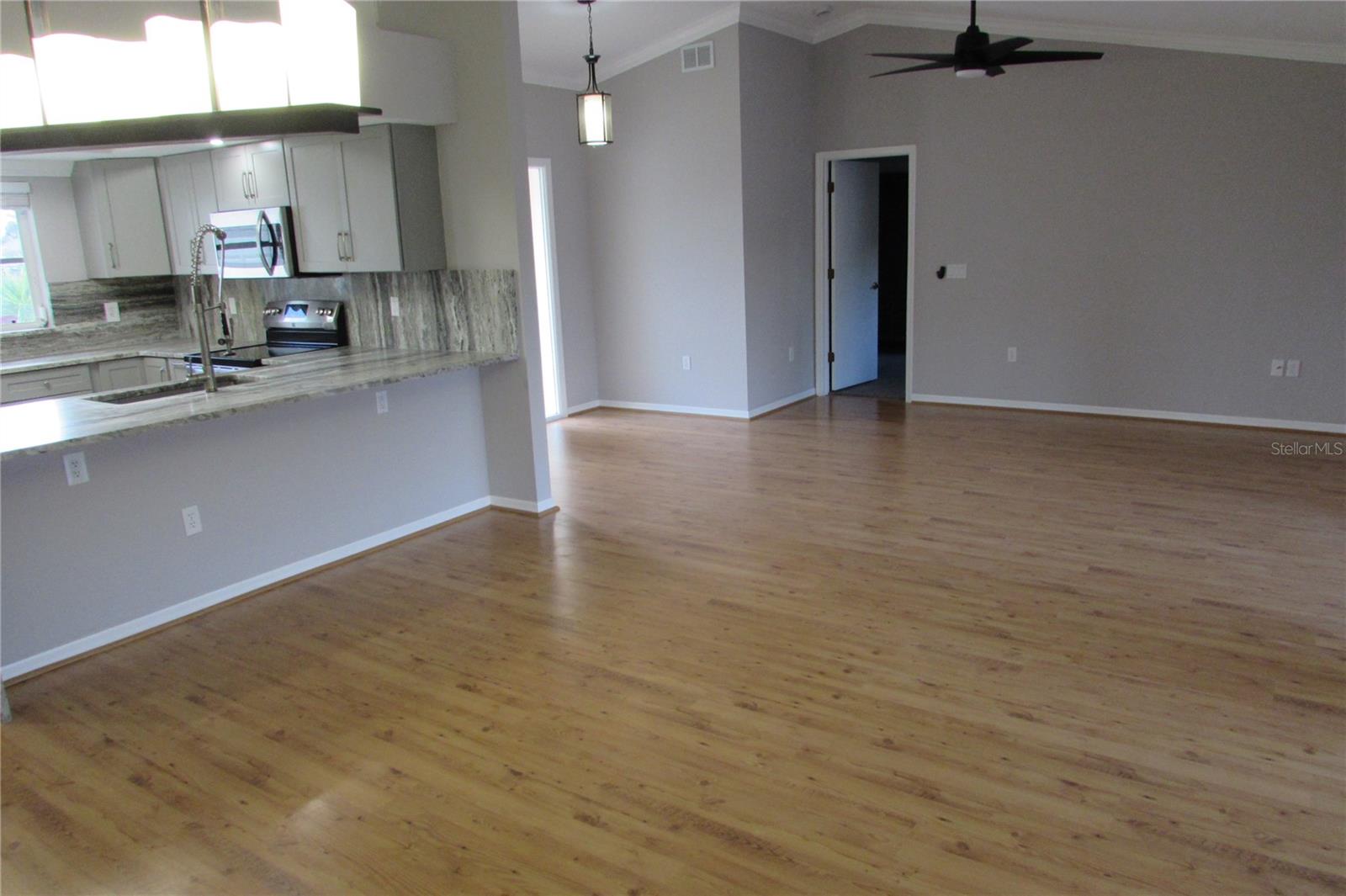 Image 18 of 38 For 25486 Avillas Court