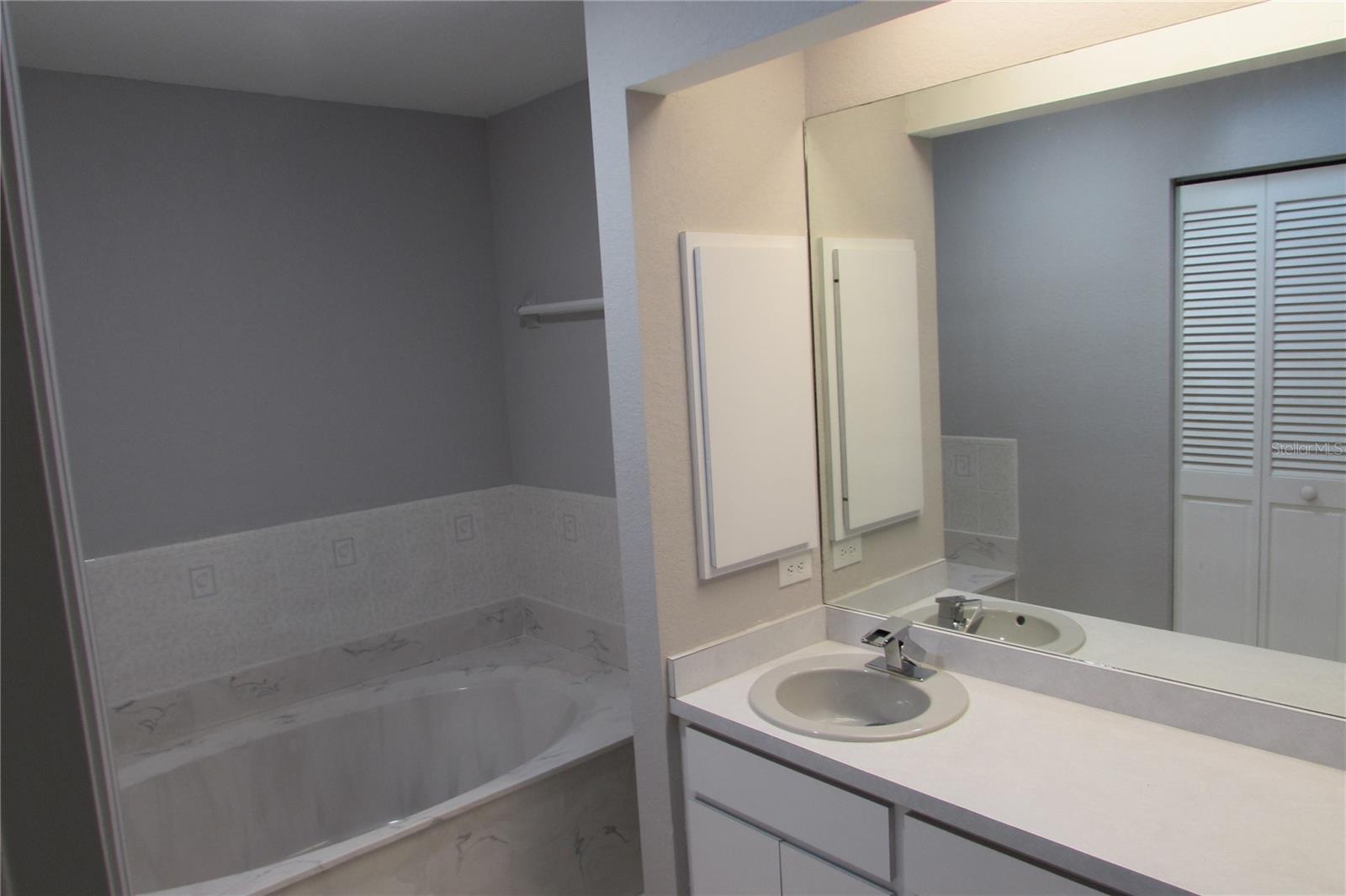 Image 23 of 38 For 25486 Avillas Court