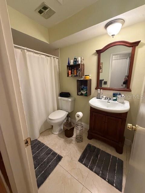 Image 6 of 23 For 200 Carriage Hill Drive